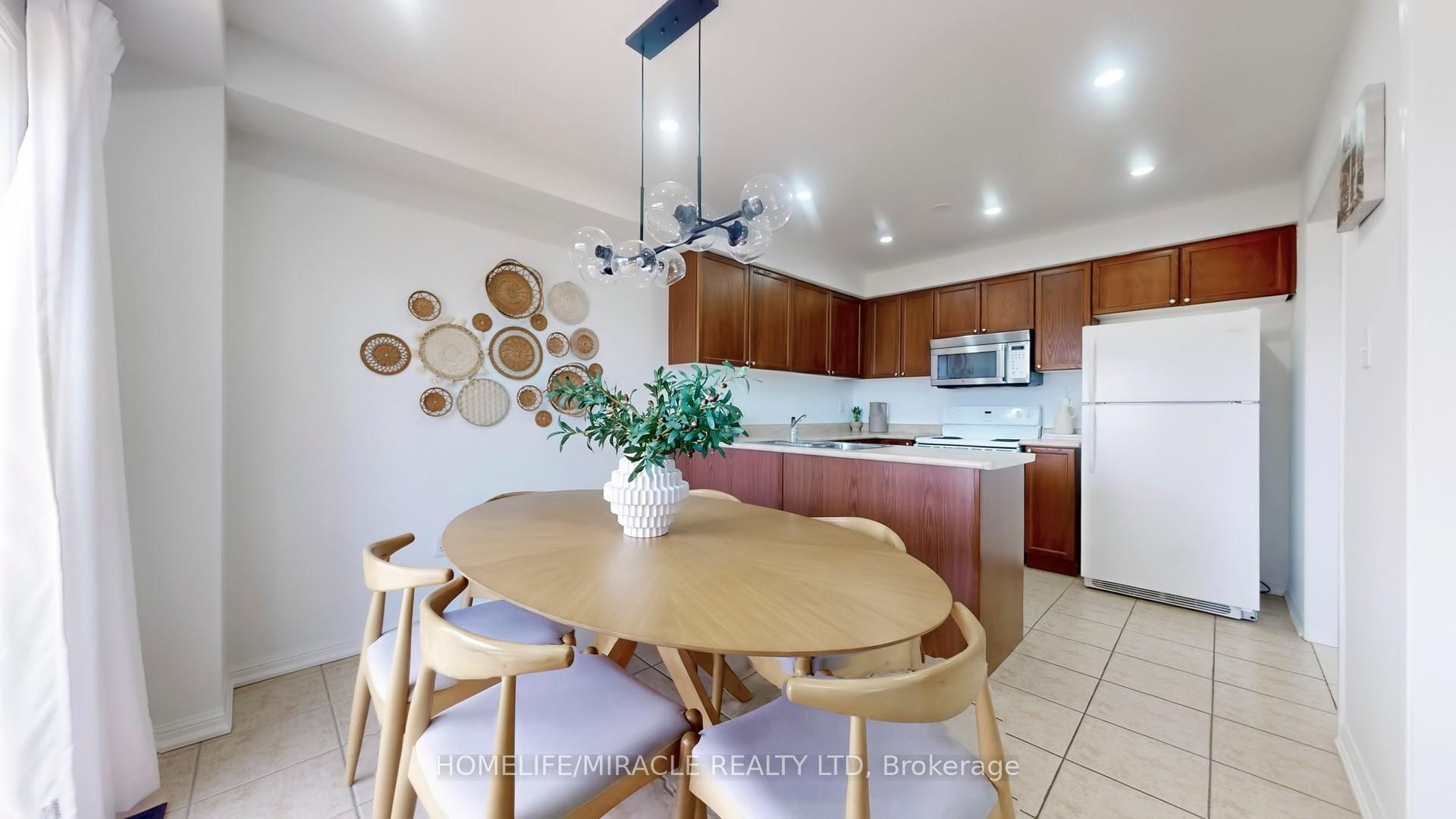 Photo 13 of 39 Eldad Drive, Clarington, Bowmanville — HOMEH