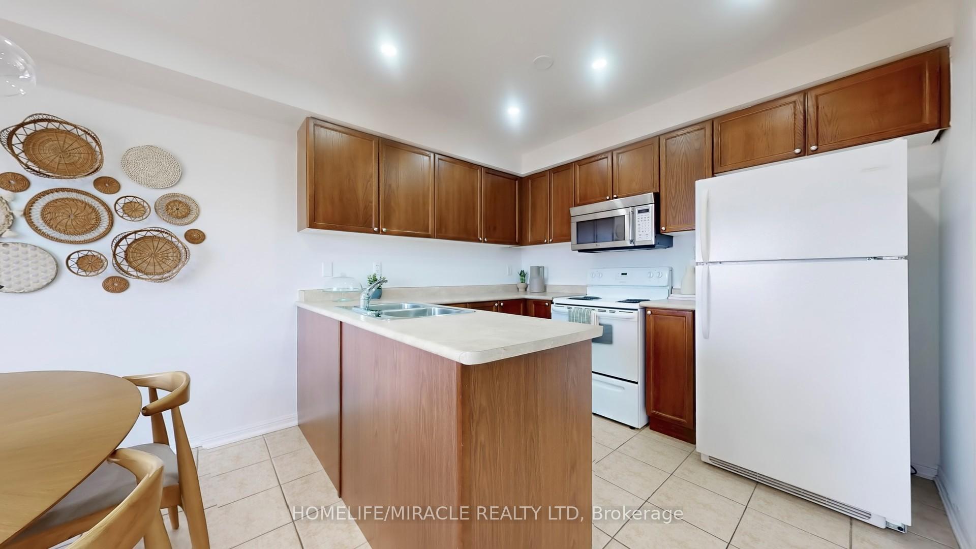 Photo 19 of 39 Eldad Drive, Clarington, Bowmanville — HOMEH
