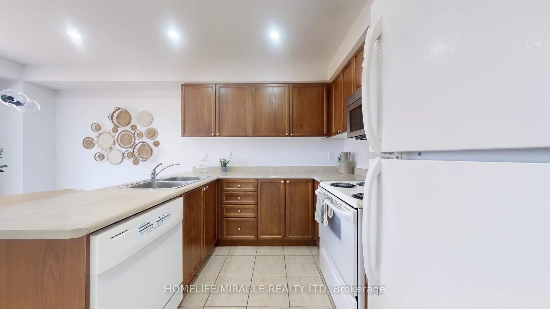Photo 17 of 39 Eldad Drive, Clarington, Bowmanville — HOMEH