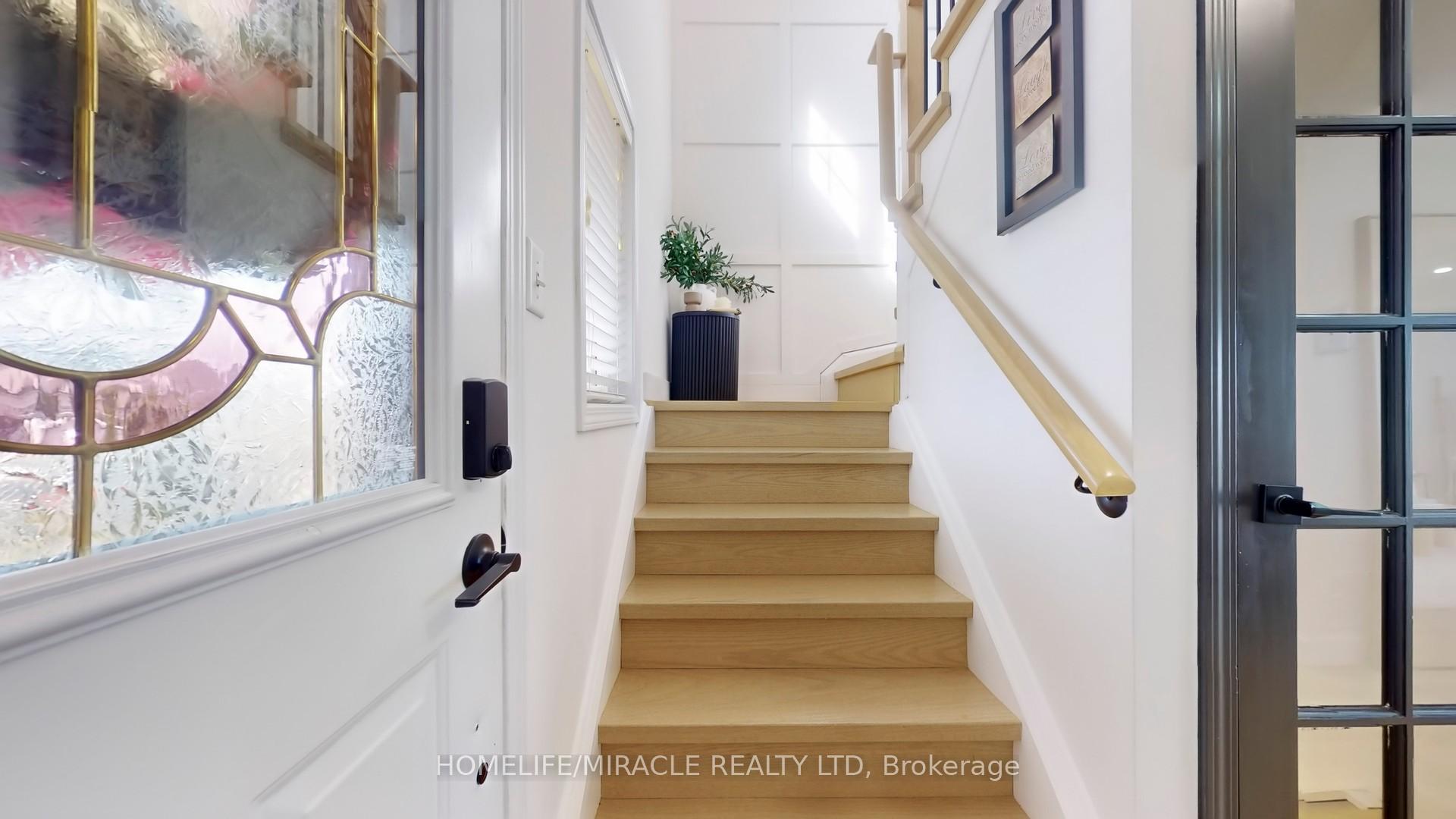 Photo 16 of 39 Eldad Drive, Clarington, Bowmanville — HOMEH