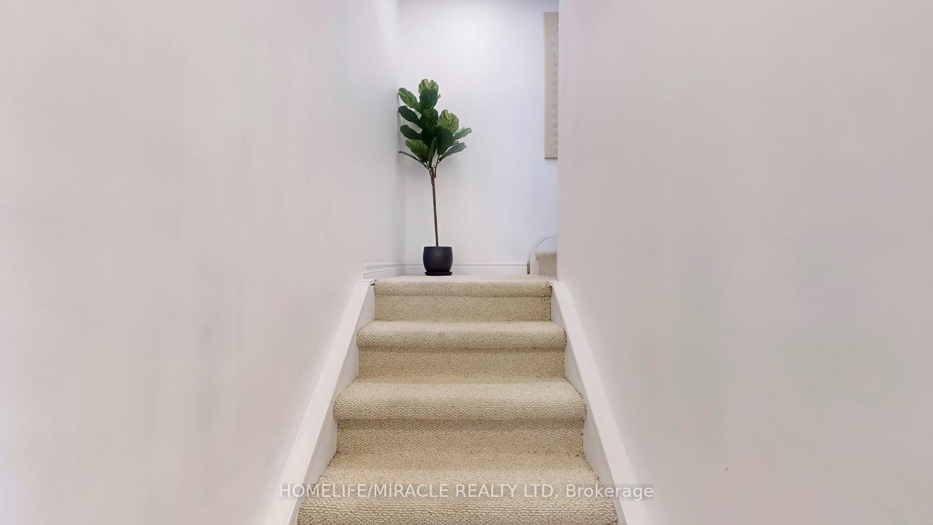 Photo 32 of 39 Eldad Drive, Clarington, Bowmanville — HOMEH