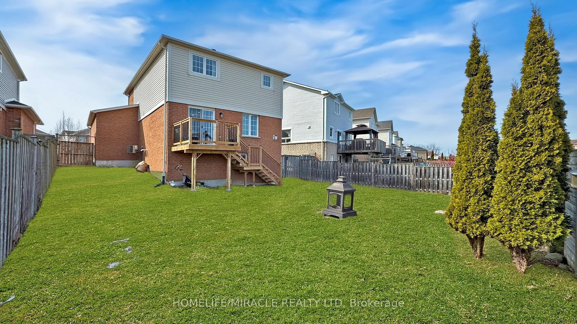 Photo 41 of 39 Eldad Drive, Clarington, Bowmanville — HOMEH