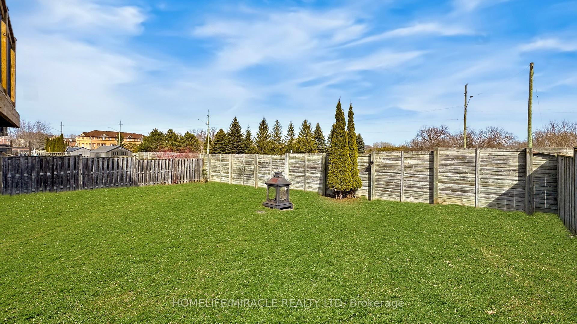 Photo 43 of 39 Eldad Drive, Clarington, Bowmanville — HOMEH