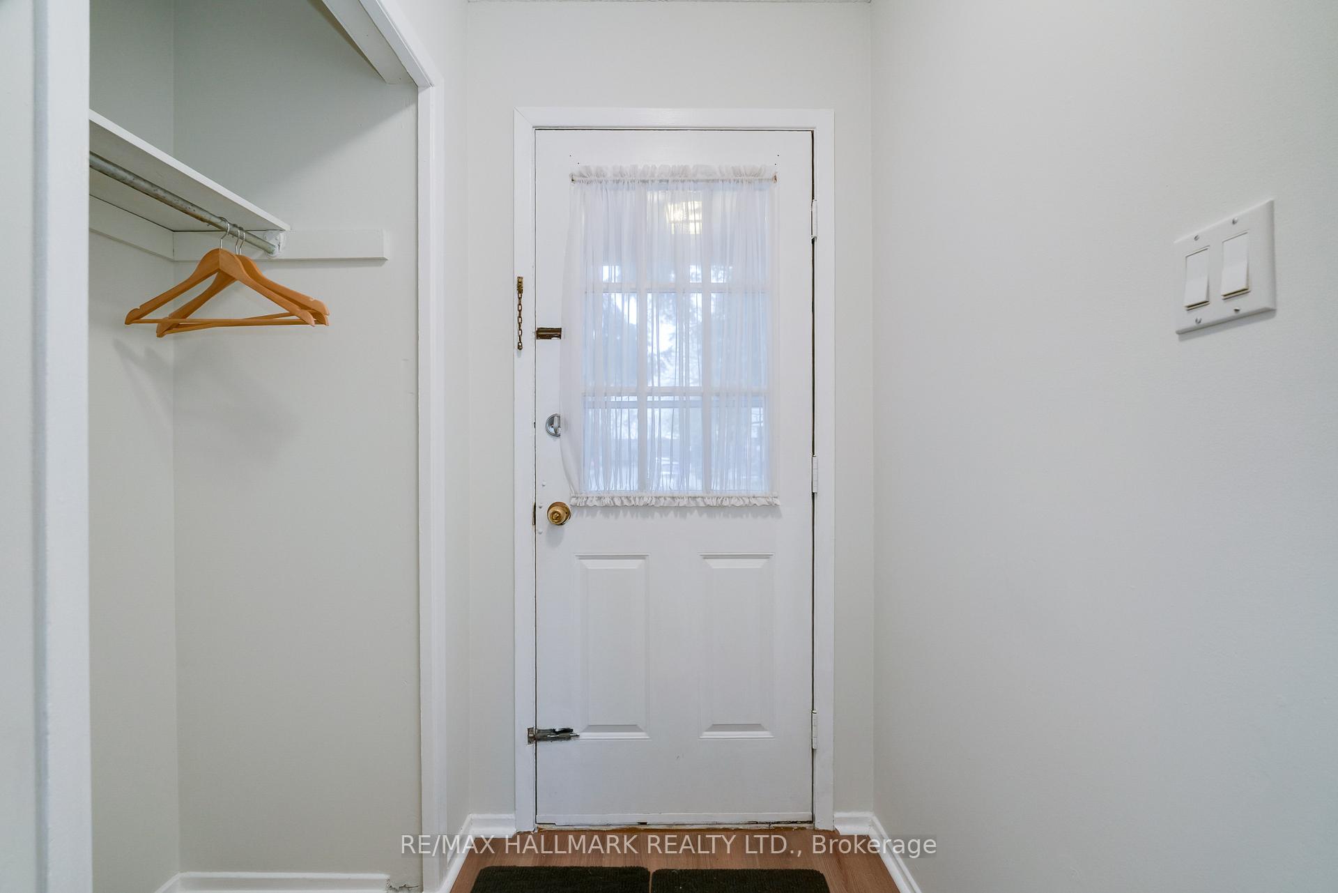 Photo 11 of 108 Torbrick Road, Toronto, Greenwood-Coxwell — HOMEH