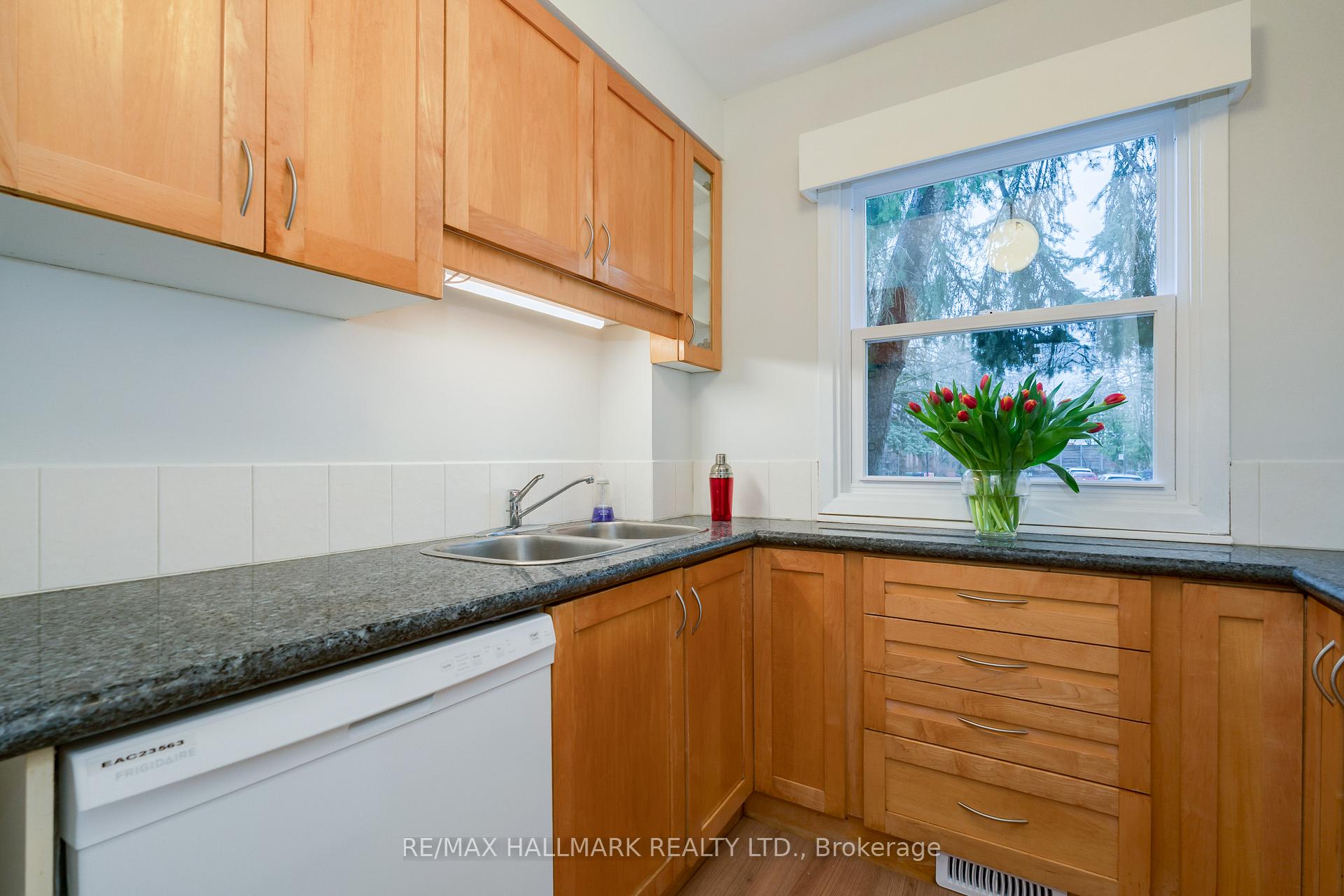 Photo 13 of 108 Torbrick Road, Toronto, Greenwood-Coxwell — HOMEH