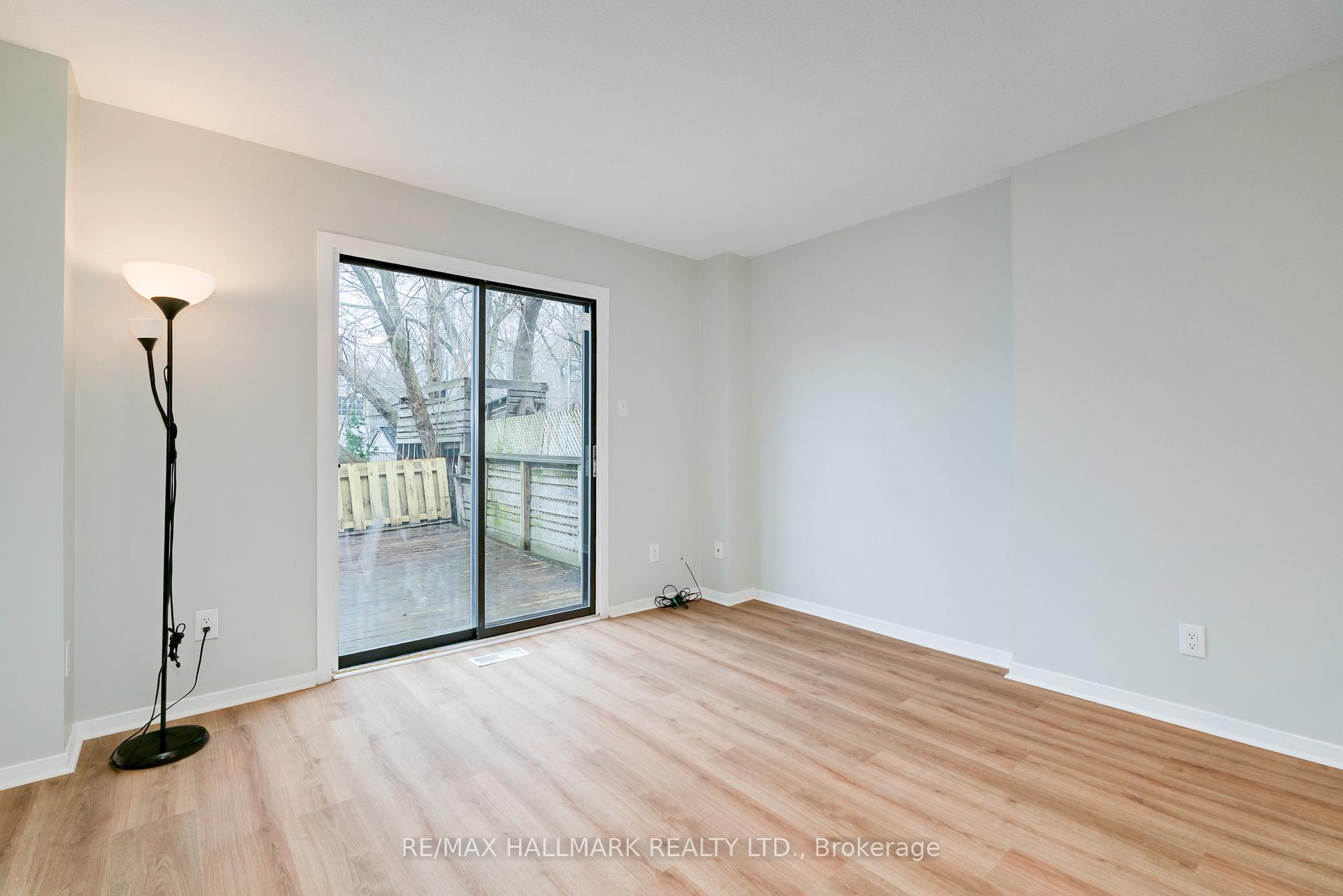 Photo 4 of 108 Torbrick Road, Toronto, Greenwood-Coxwell — HOMEH