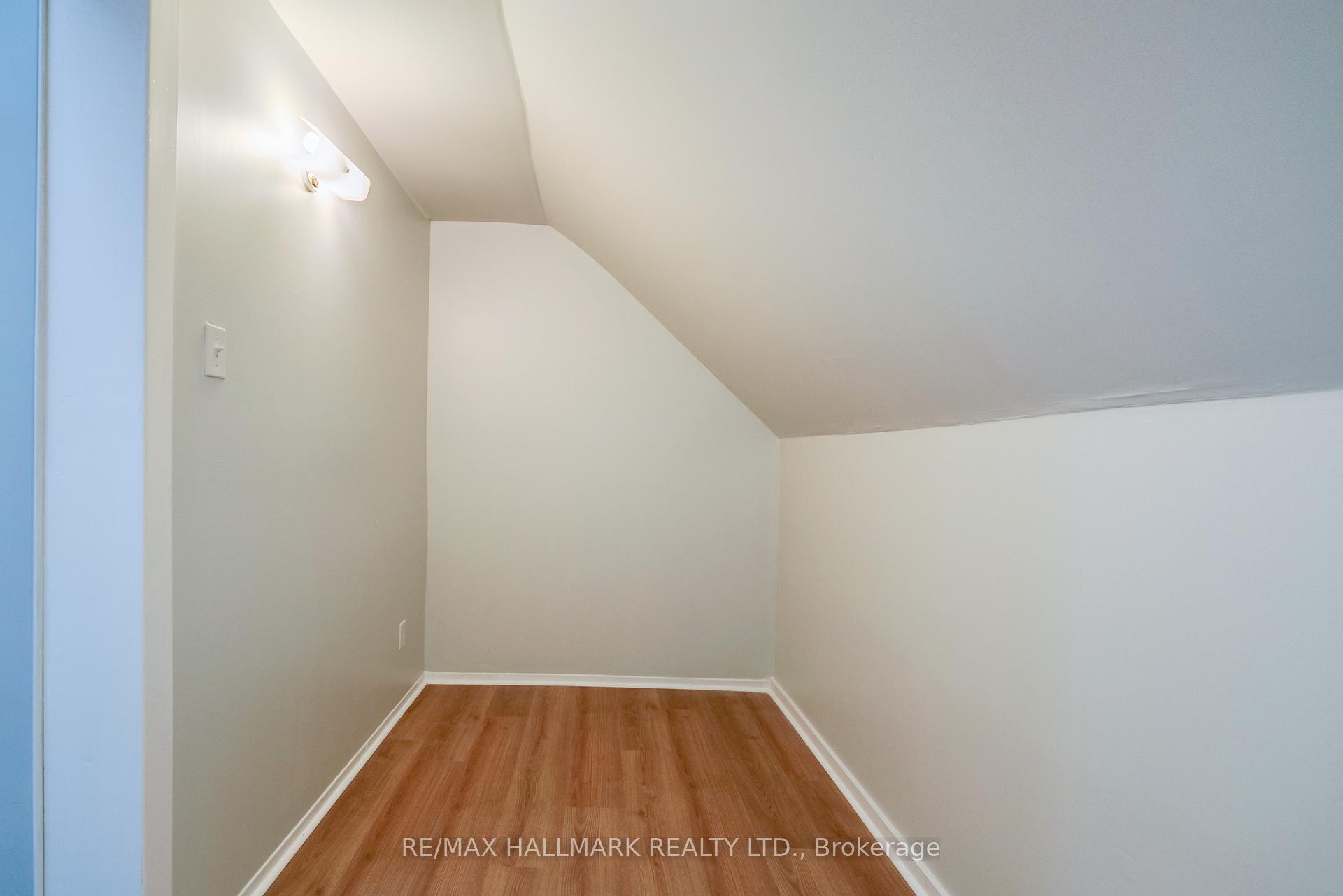 Photo 17 of 108 Torbrick Road, Toronto, Greenwood-Coxwell — HOMEH