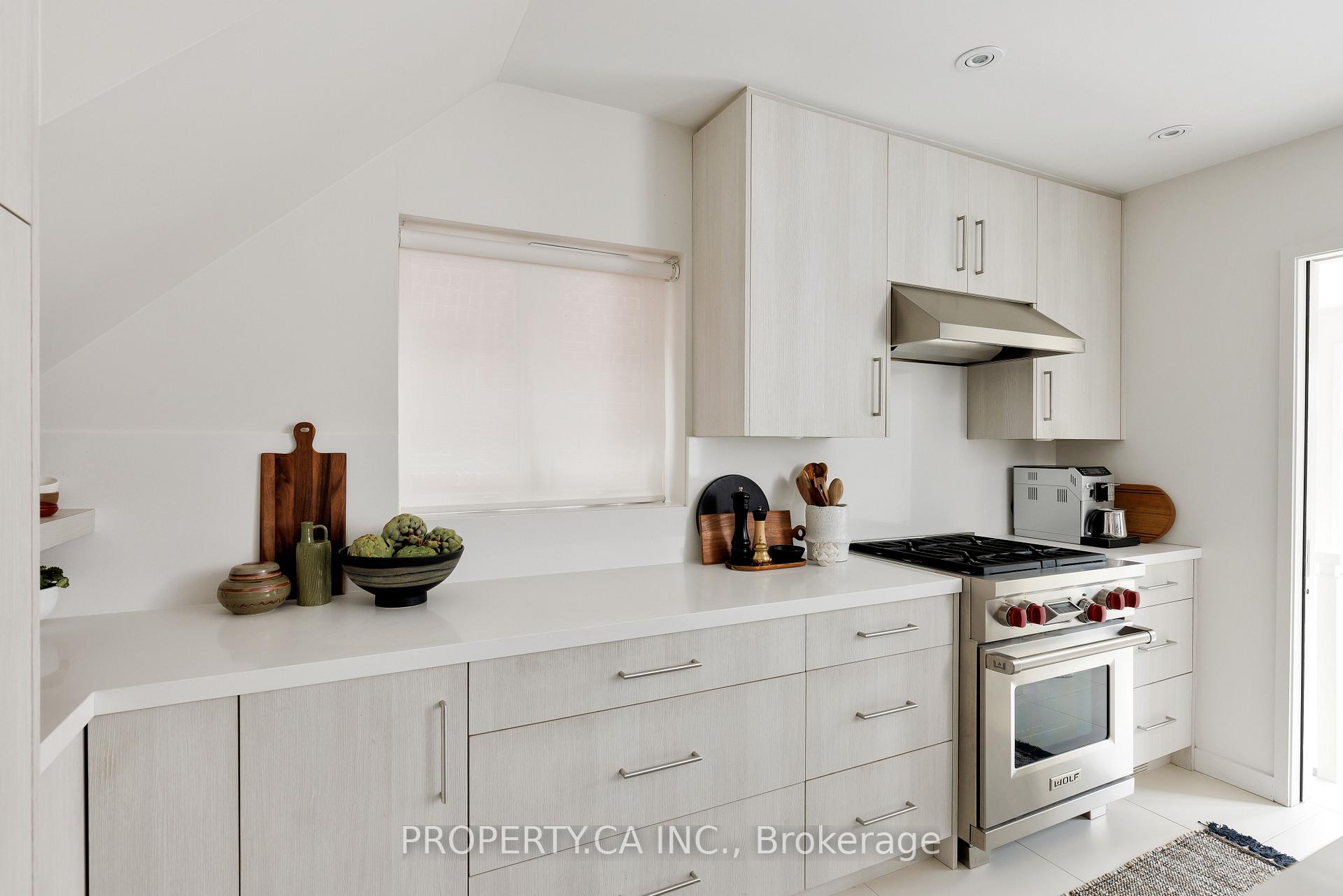 Photo 6 of 18 Belle Ayre Boulevard, Toronto, Mount Pleasant East — HOMEH