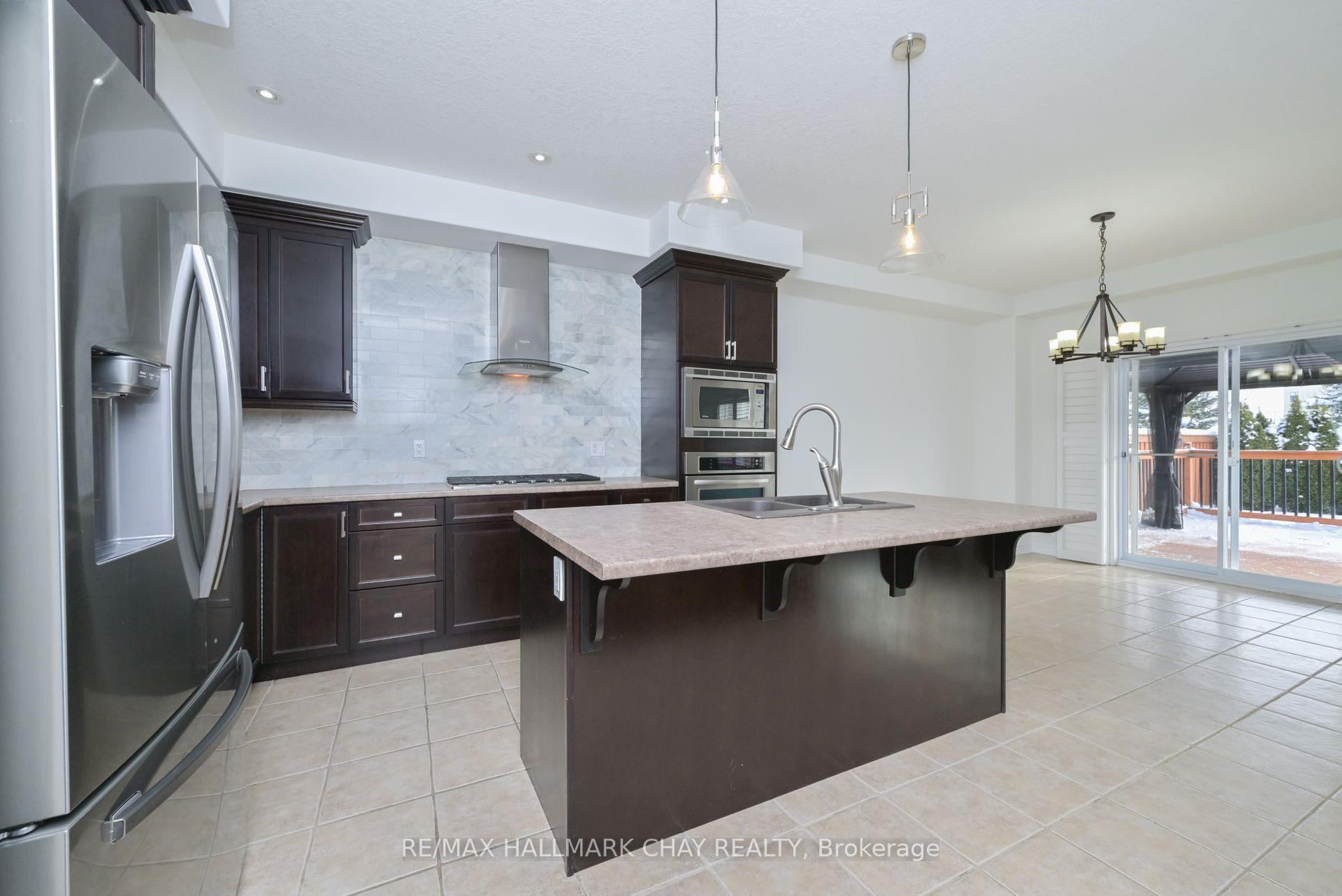 Photo 3 of 124 Gray Avenue, New Tecumseth, Alliston — HOMEH