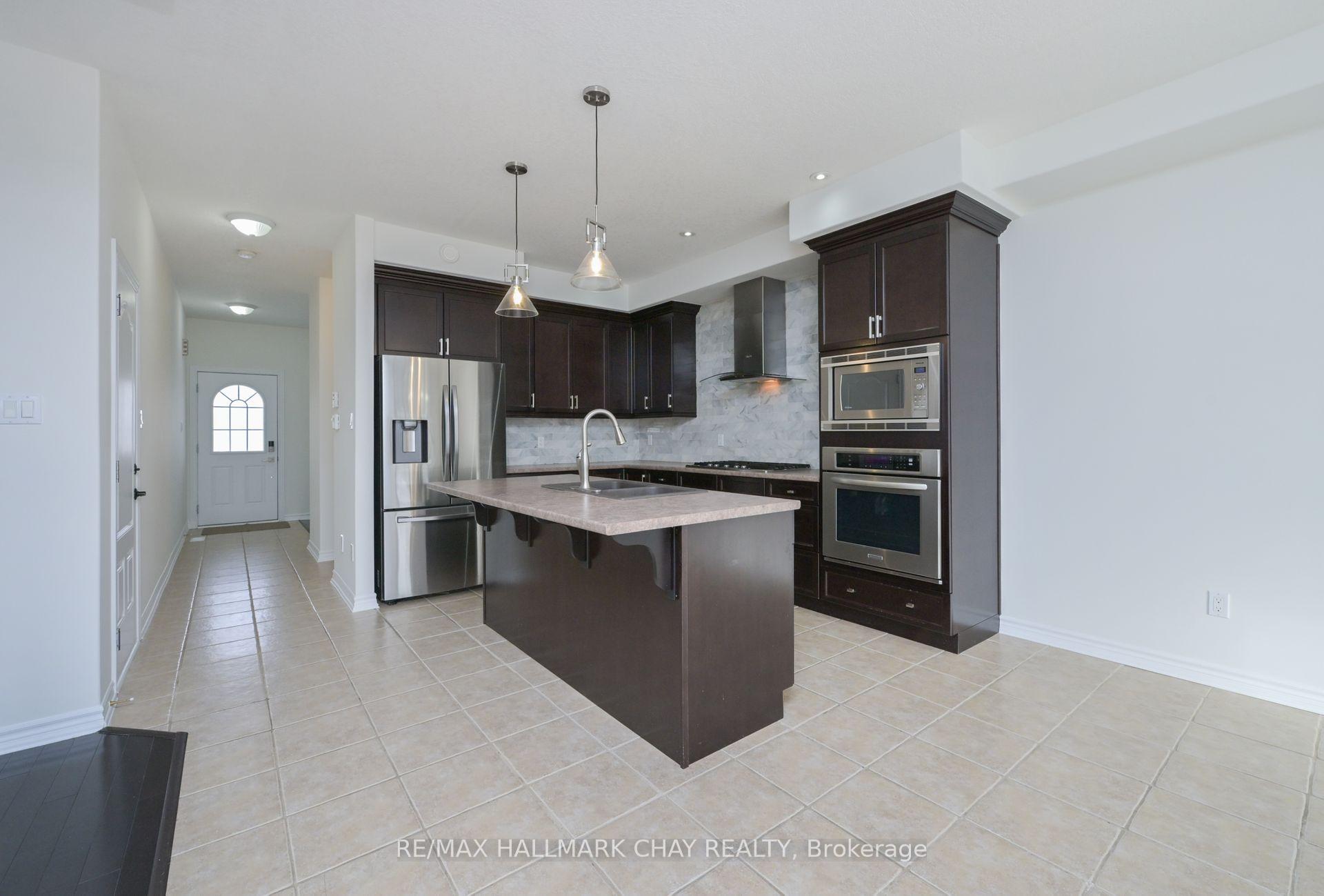Photo 4 of 124 Gray Avenue, New Tecumseth, Alliston — HOMEH