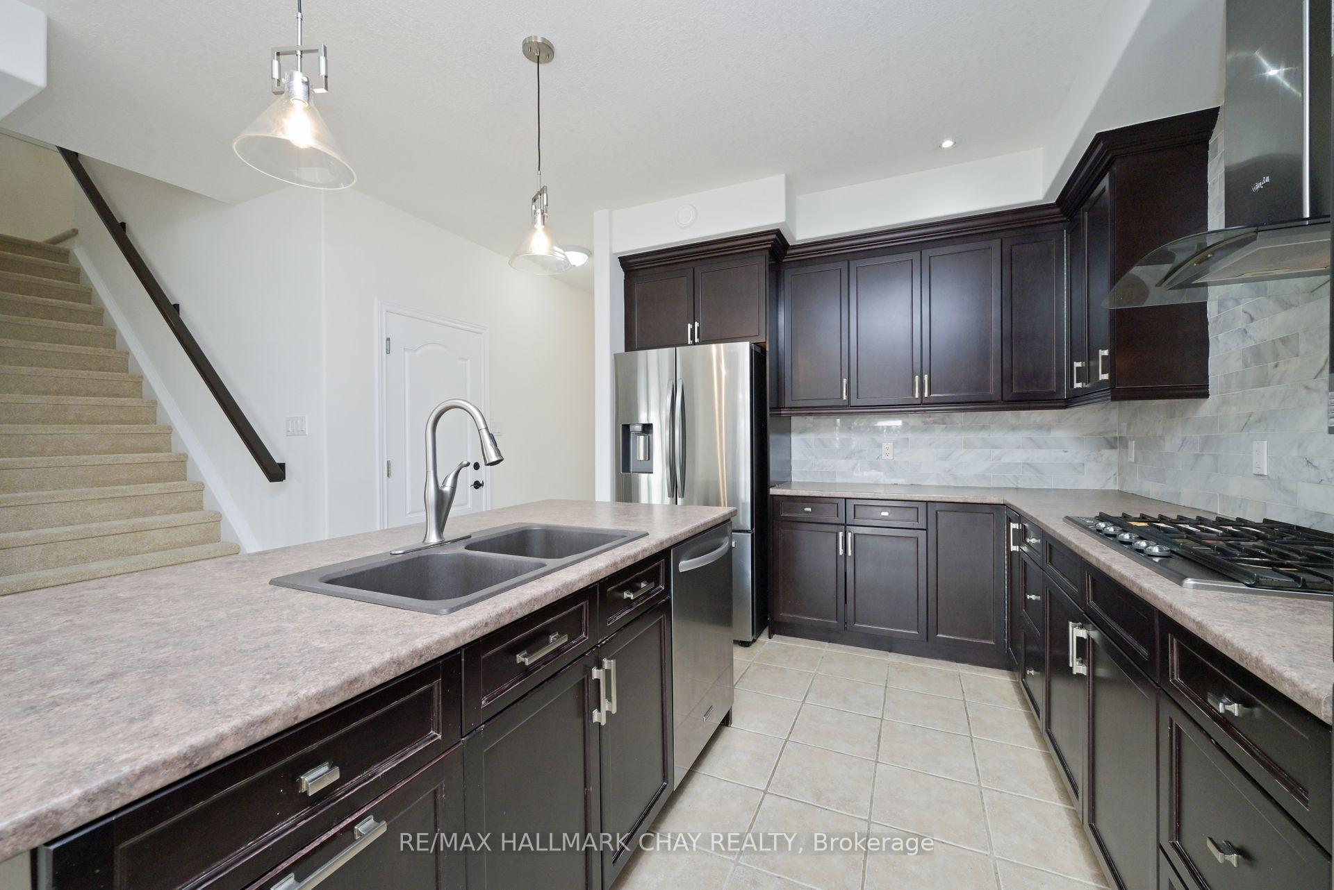 Photo 5 of 124 Gray Avenue, New Tecumseth, Alliston — HOMEH