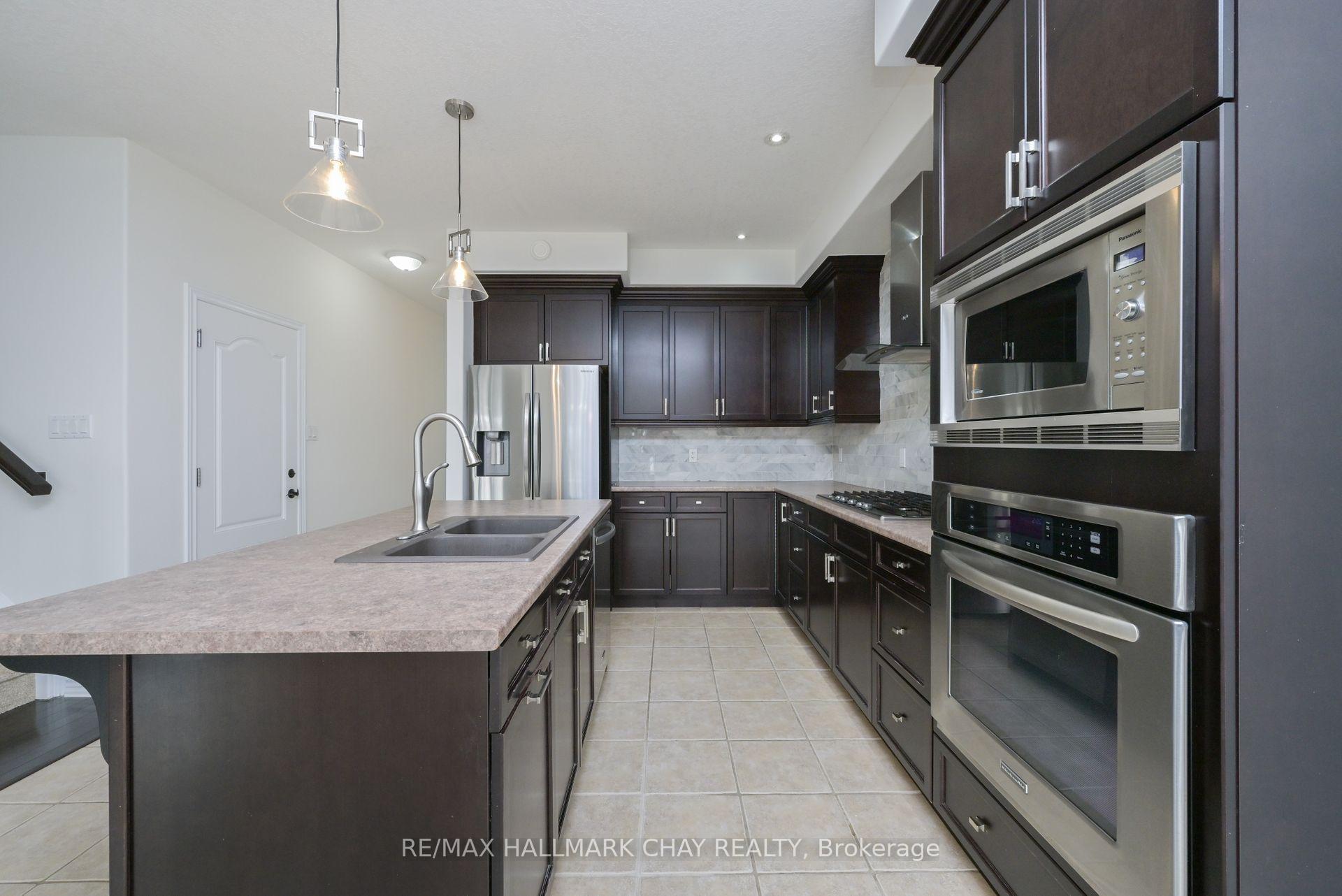 Photo 6 of 124 Gray Avenue, New Tecumseth, Alliston — HOMEH