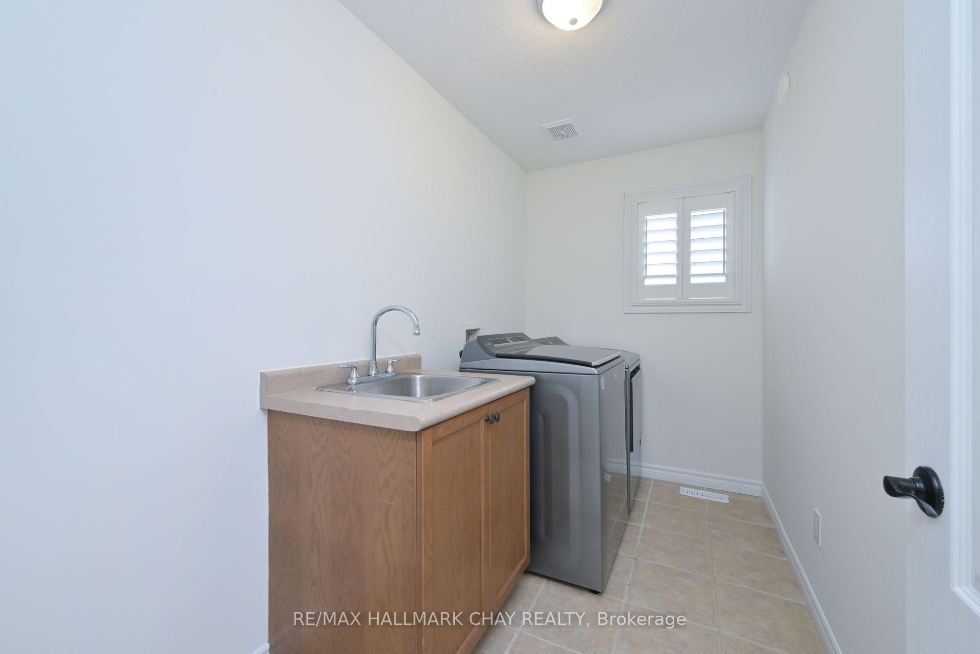 Photo 31 of 124 Gray Avenue, New Tecumseth, Alliston — HOMEH