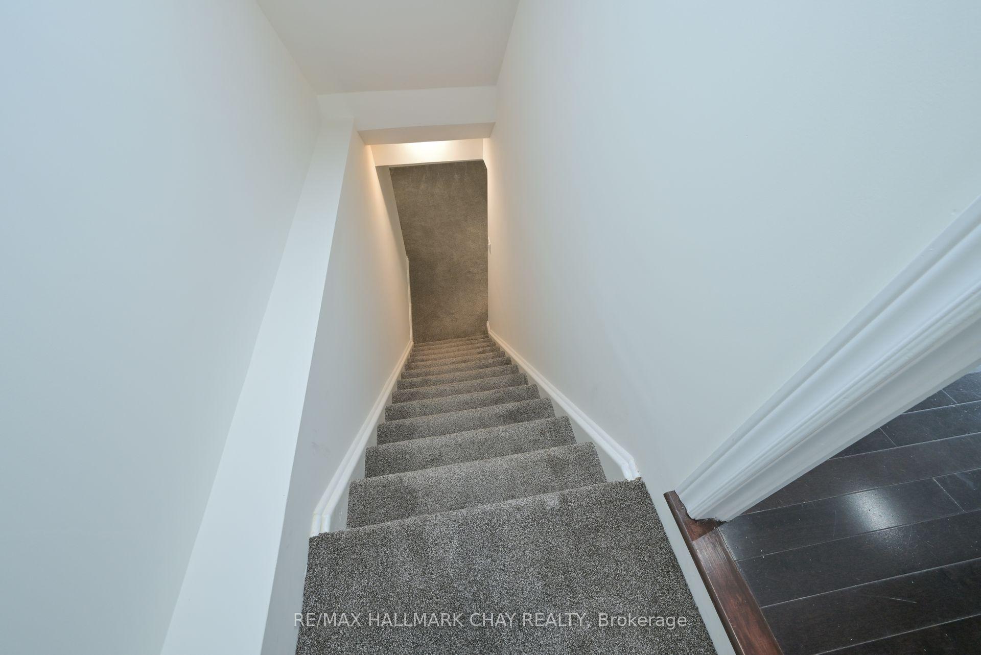 Photo 25 of 124 Gray Avenue, New Tecumseth, Alliston — HOMEH