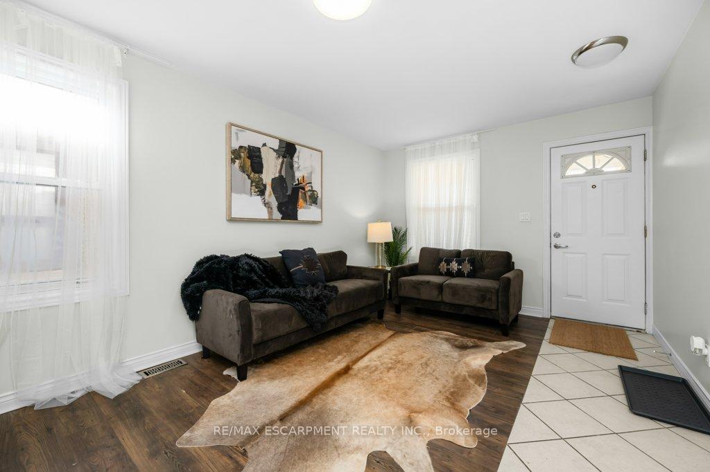 Photo 4 of 536 John Street N, Hamilton, North End — HOMEH