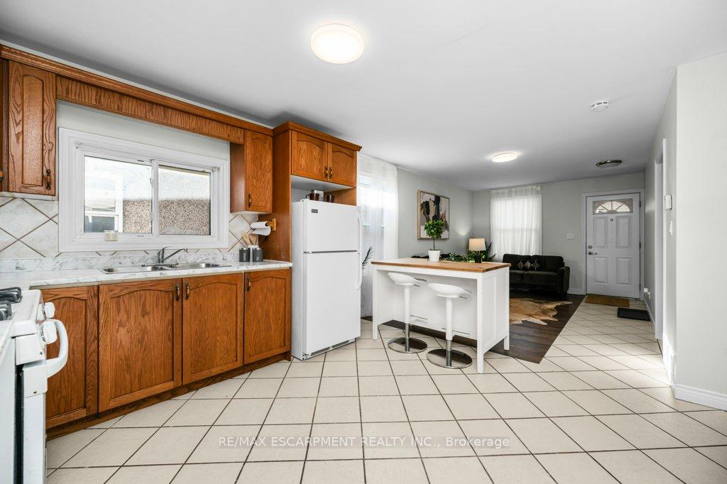Photo 12 of 536 John Street N, Hamilton, North End — HOMEH