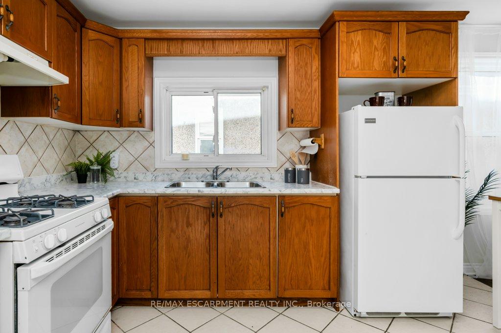 Photo 15 of 536 John Street N, Hamilton, North End — HOMEH