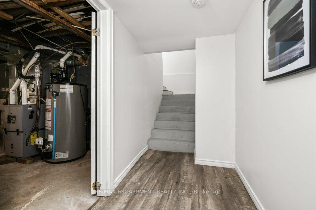 Photo 21 of 536 John Street N, Hamilton, North End — HOMEH