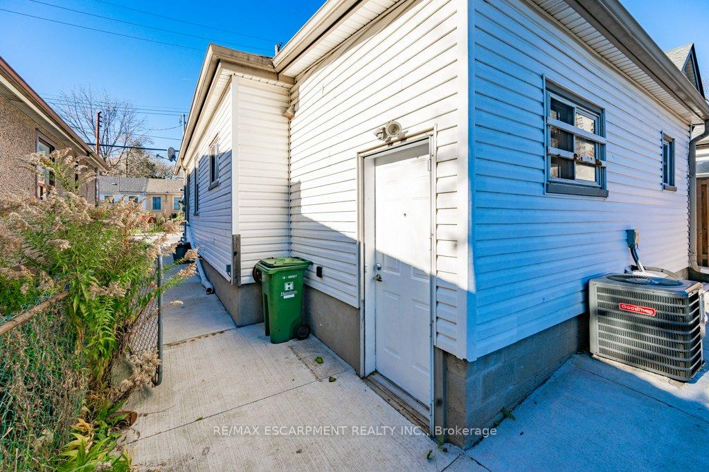 Photo 22 of 536 John Street N, Hamilton, North End — HOMEH