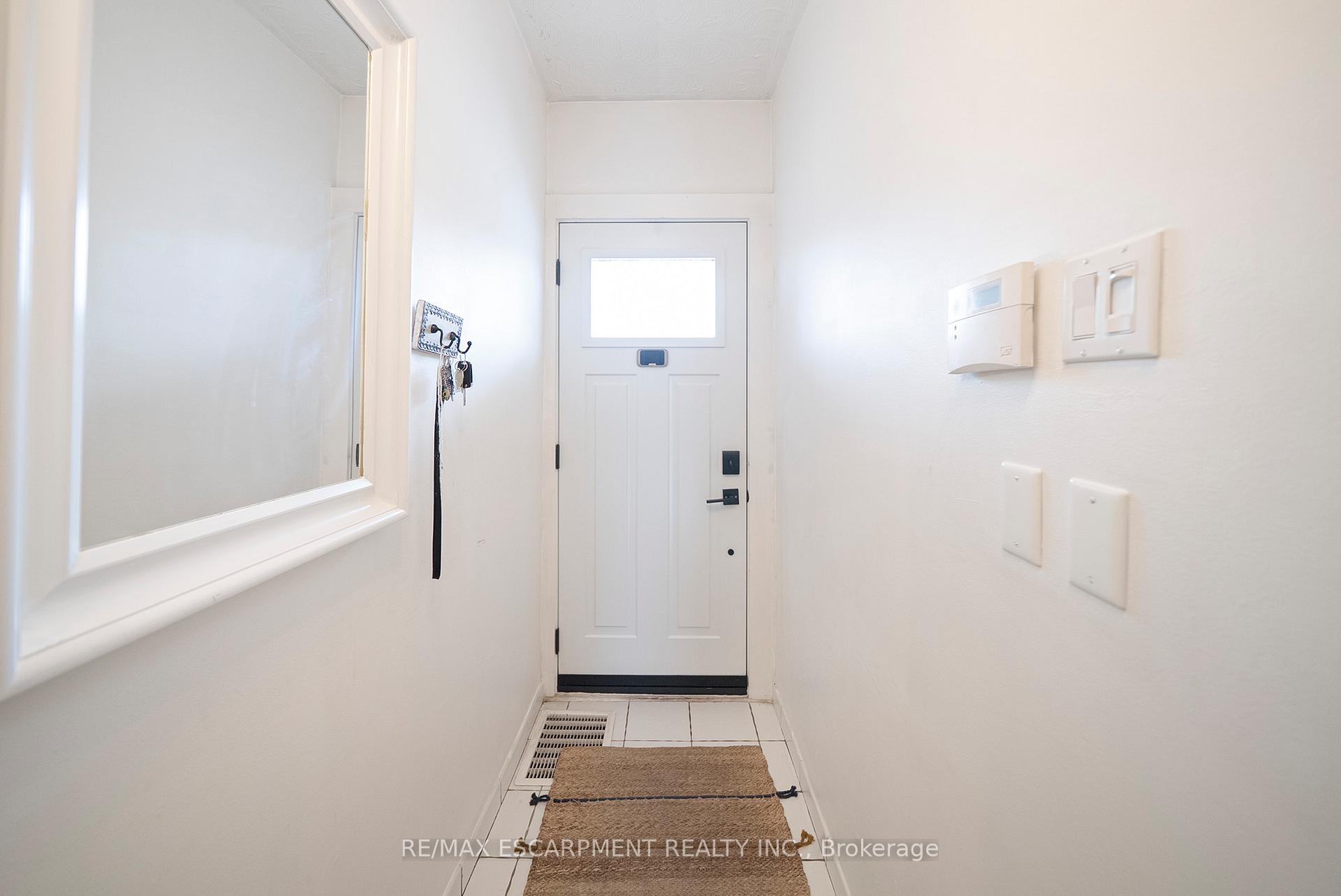 Photo 7 of 12 Edward Street, Hamilton, Gibson — HOMEH