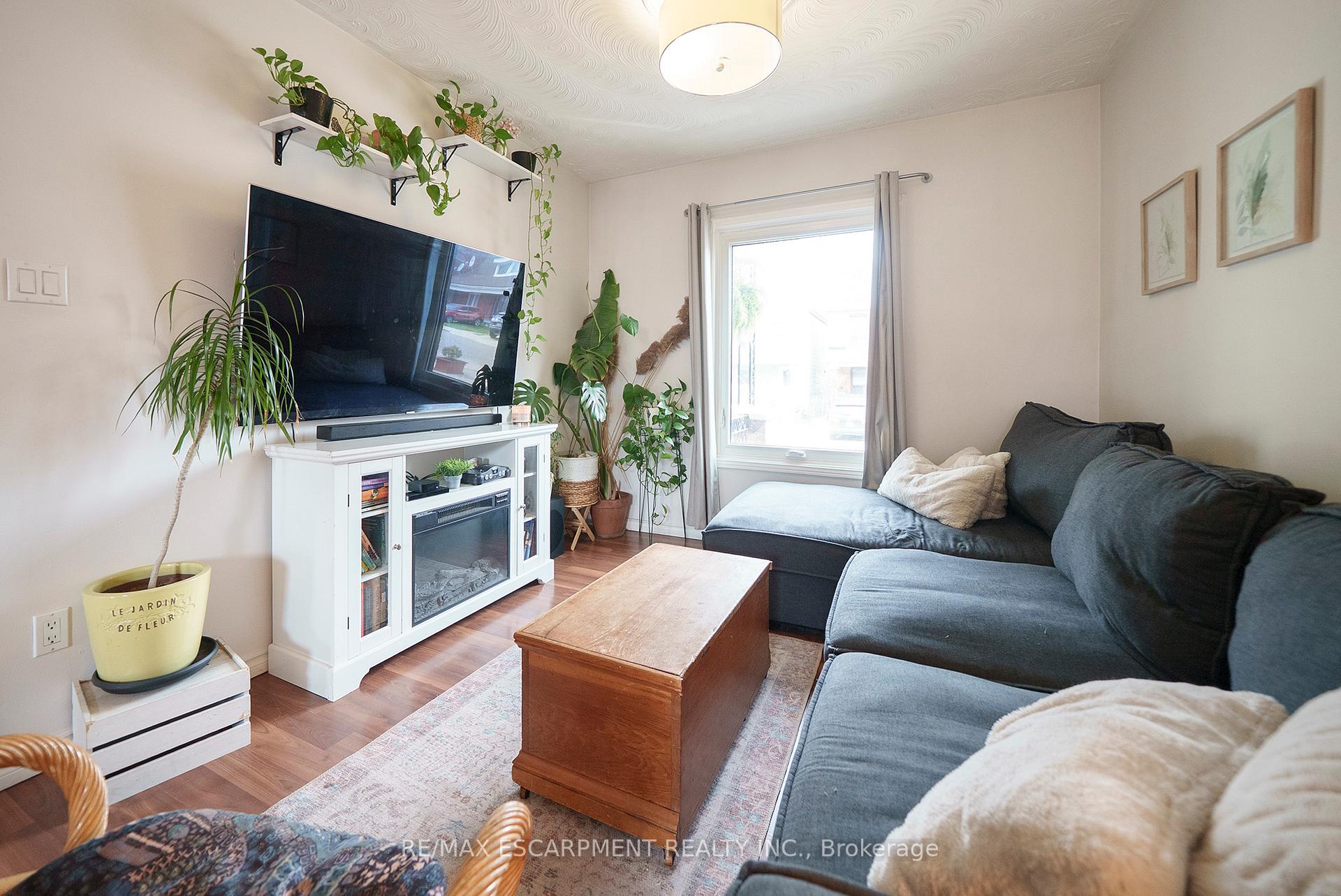 Photo 10 of 12 Edward Street, Hamilton, Gibson — HOMEH