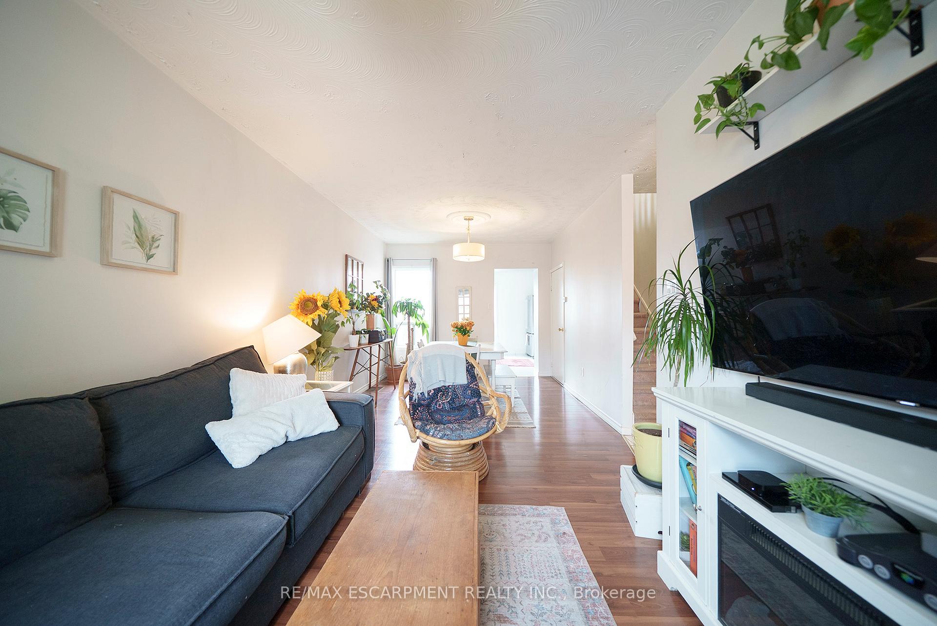 Photo 3 of 12 Edward Street, Hamilton, Gibson — HOMEH