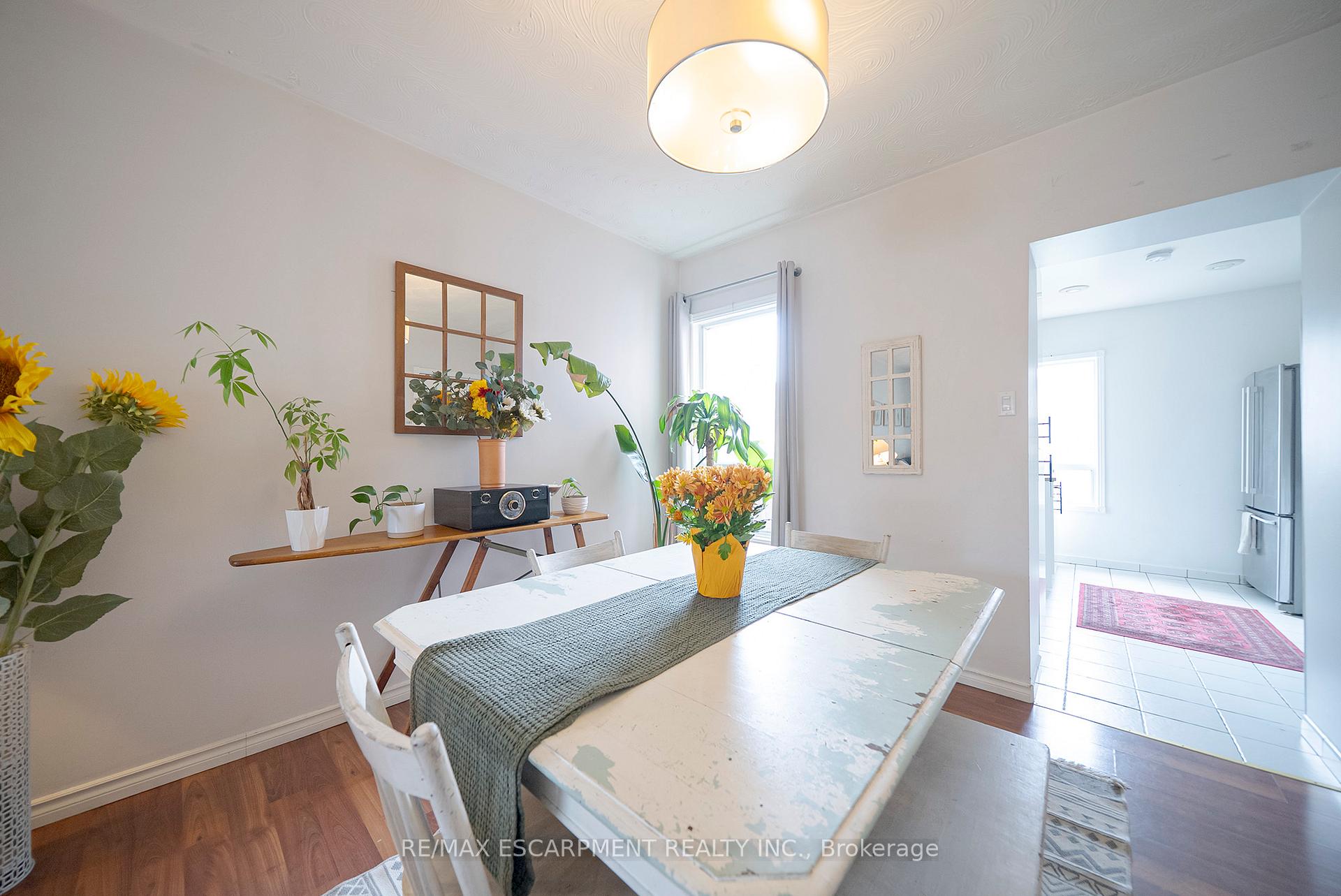 Photo 2 of 12 Edward Street, Hamilton, Gibson — HOMEH