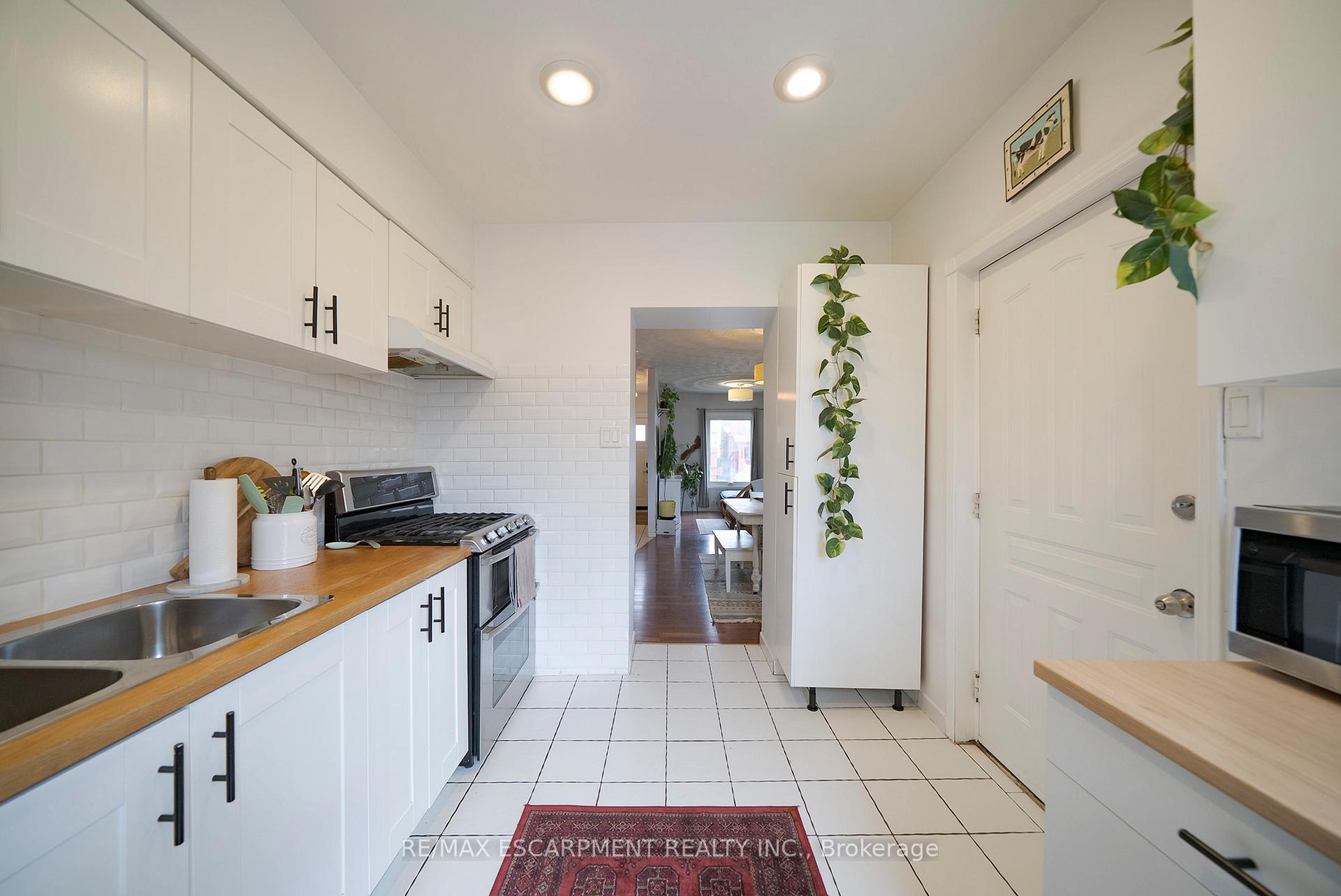 Photo 6 of 12 Edward Street, Hamilton, Gibson — HOMEH