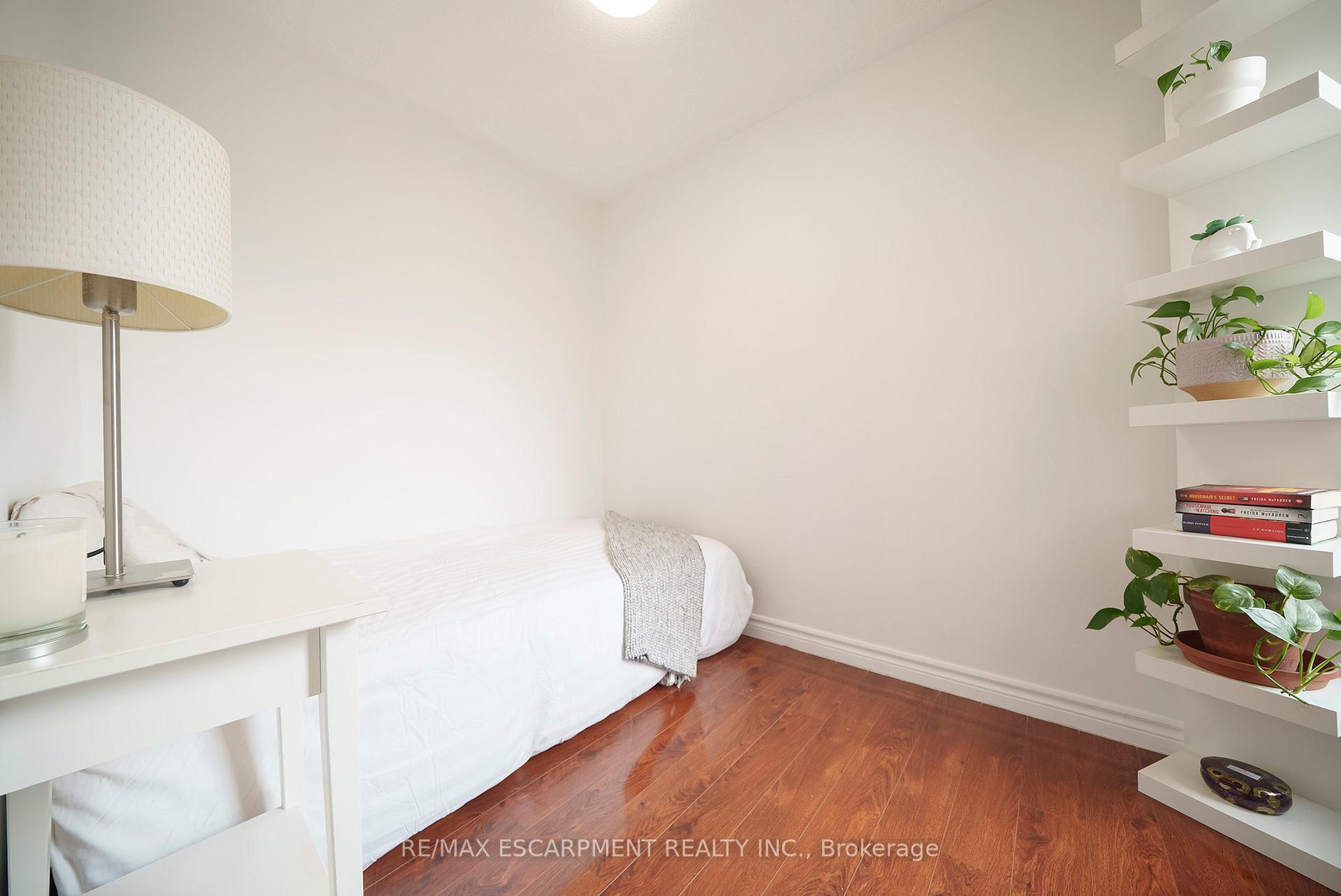 Photo 33 of 12 Edward Street, Hamilton, Gibson — HOMEH