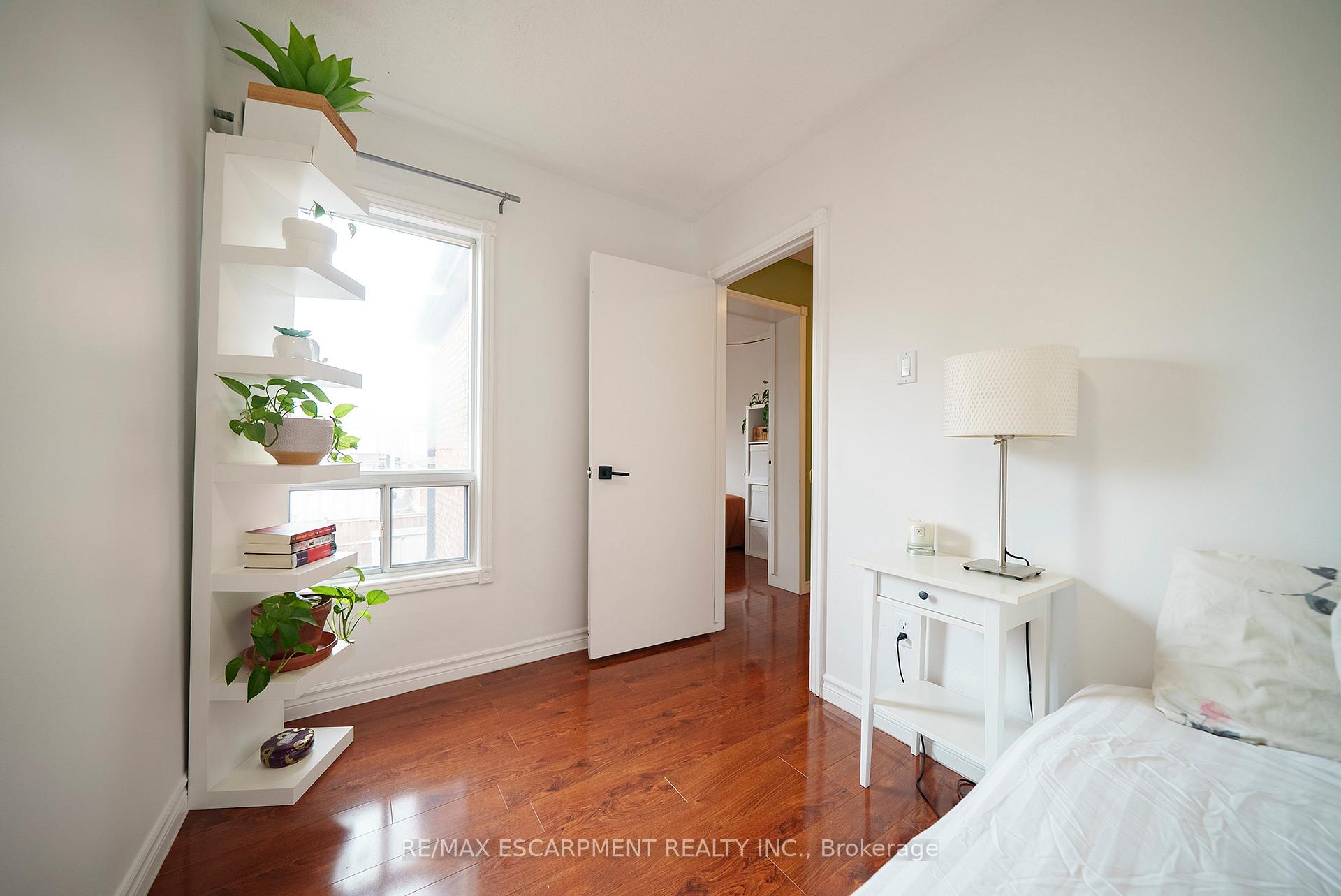 Photo 15 of 12 Edward Street, Hamilton, Gibson — HOMEH