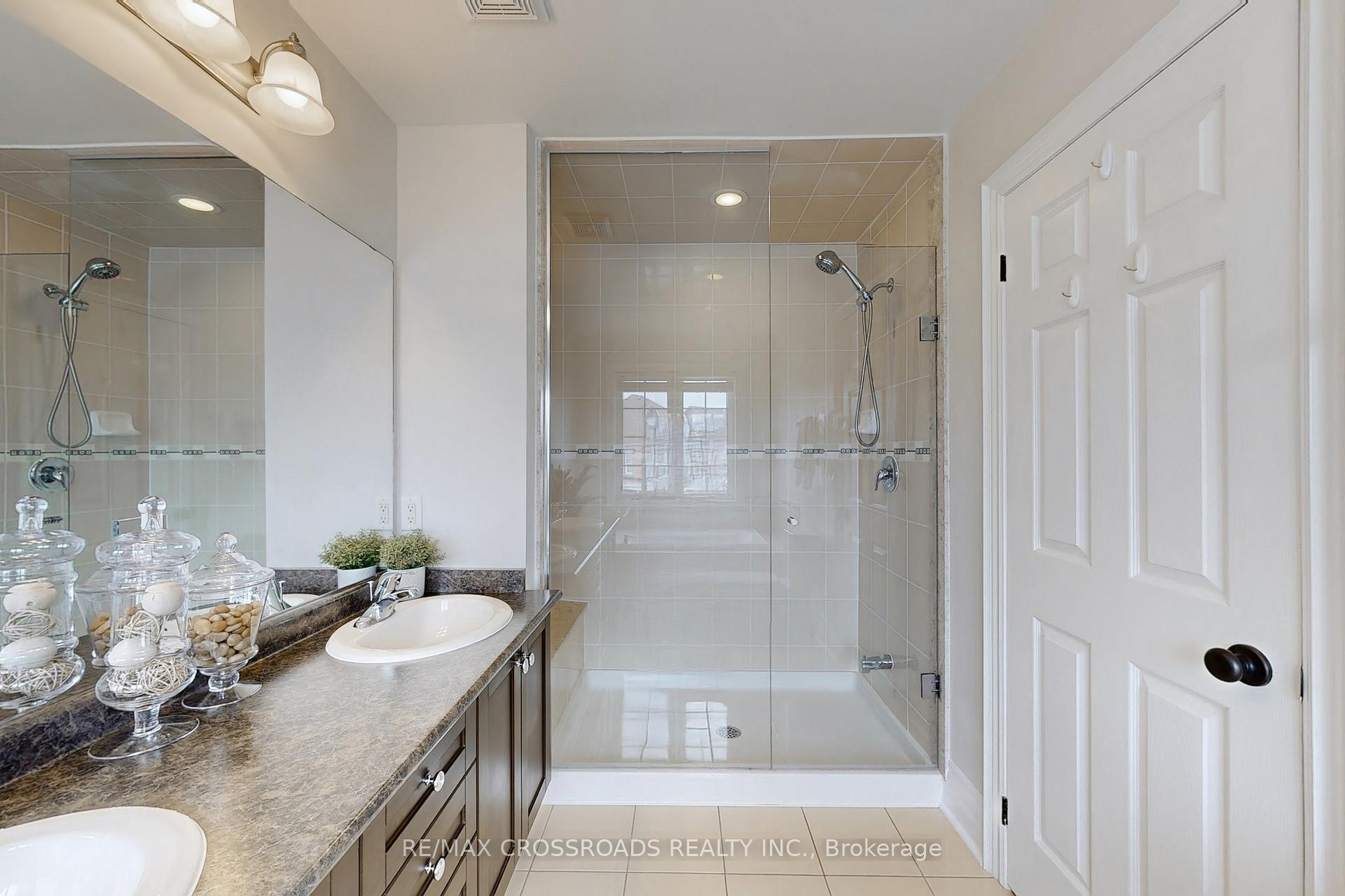 Photo 18 of 131 Staglin Court, Markham, Cathedraltown — HOMEH