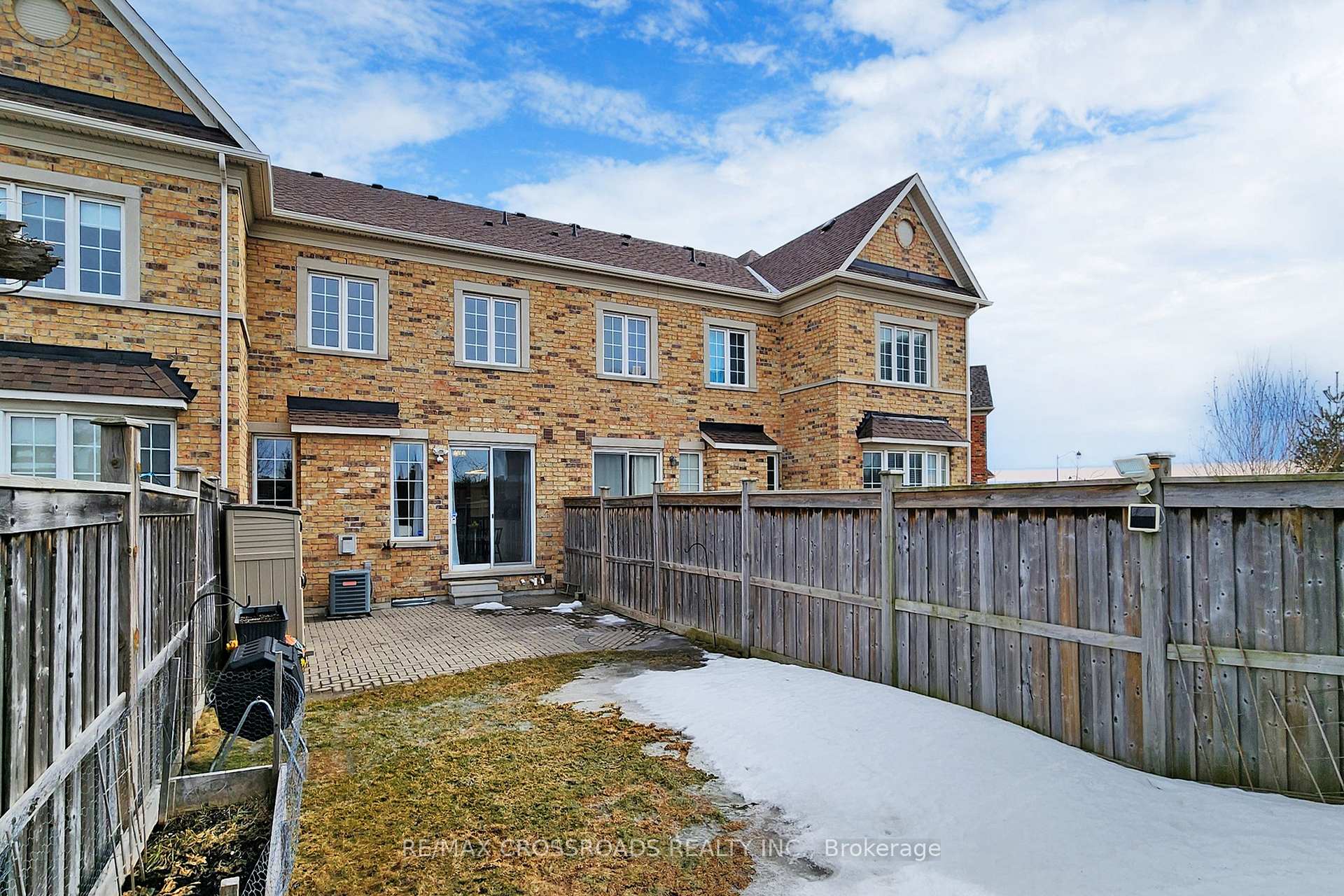 Photo 14 of 131 Staglin Court, Markham, Cathedraltown — HOMEH