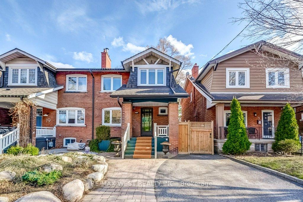 Photo 6 of 17 Wrenson Road, Toronto, Woodbine Corridor — HOMEH