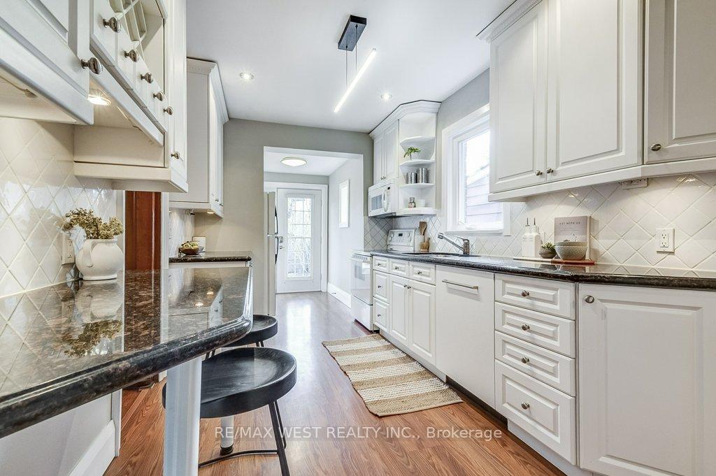 Photo 10 of 17 Wrenson Road, Toronto, Woodbine Corridor — HOMEH