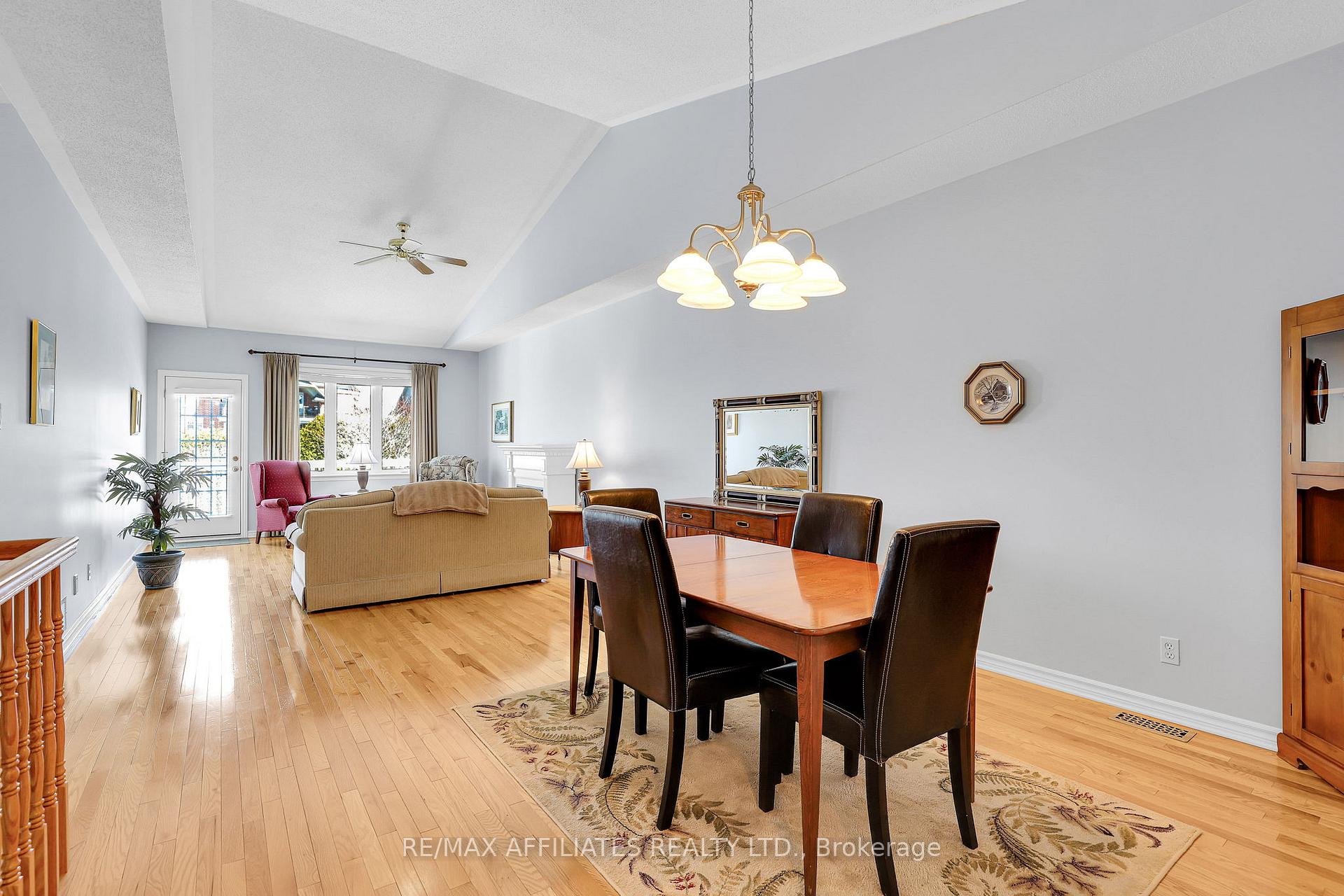 Photo 4 of 11 Eileen Crescent, Ottawa, Stittsville (Central) — HOMEH