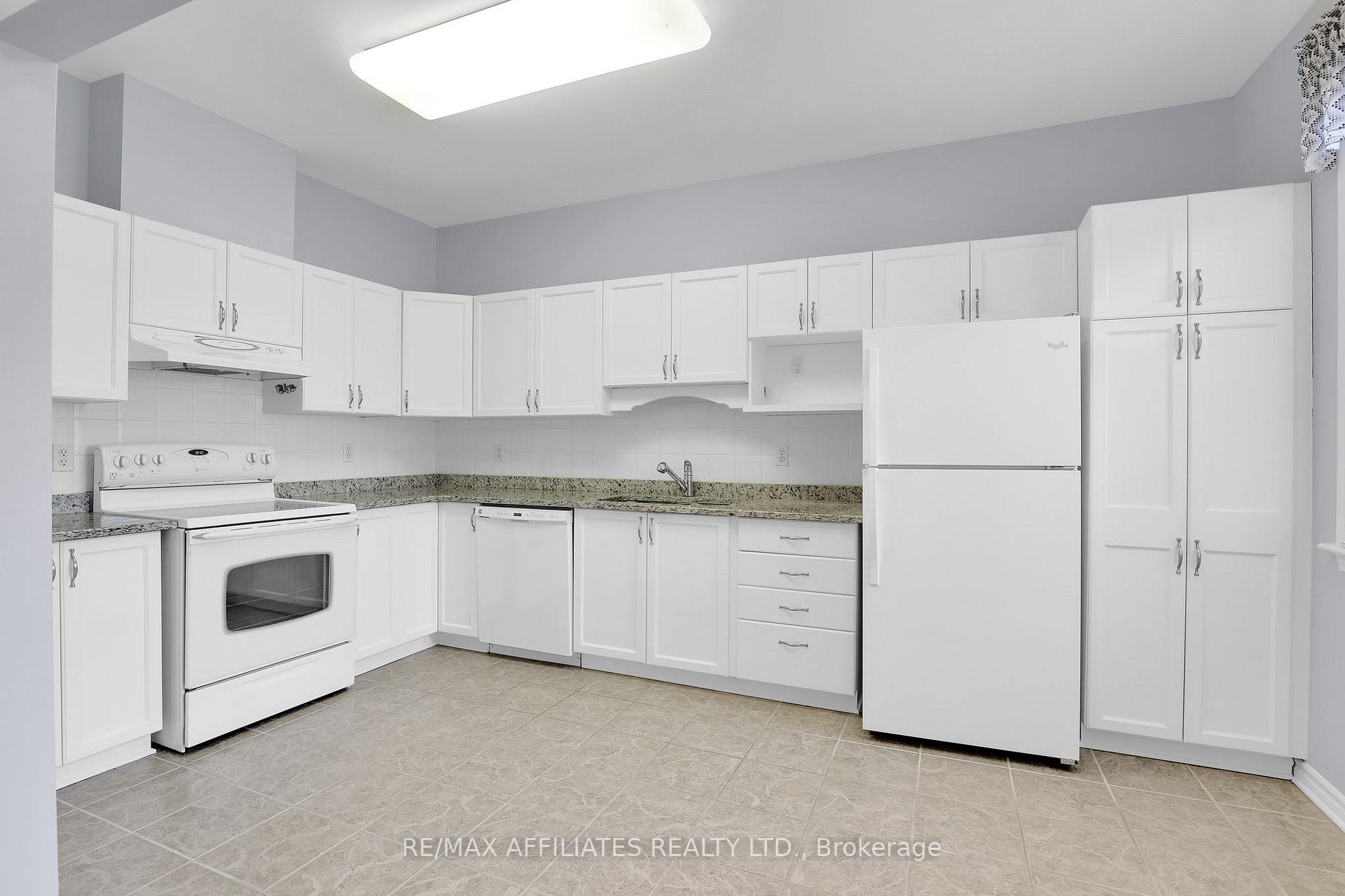 Photo 10 of 11 Eileen Crescent, Ottawa, Stittsville (Central) — HOMEH