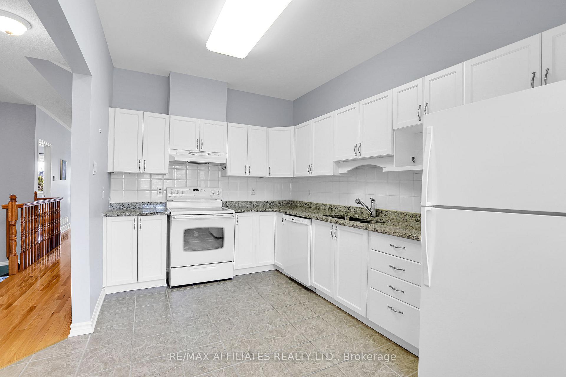 Photo 3 of 11 Eileen Crescent, Ottawa, Stittsville (Central) — HOMEH