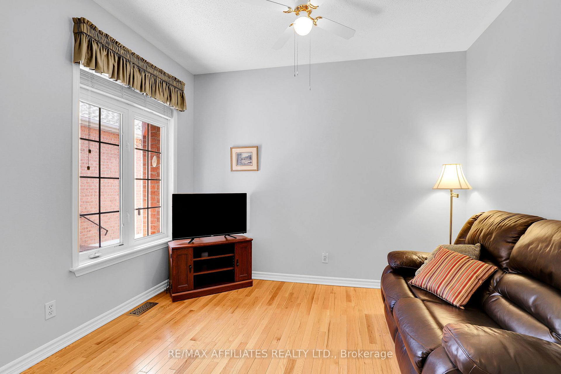 Photo 6 of 11 Eileen Crescent, Ottawa, Stittsville (Central) — HOMEH