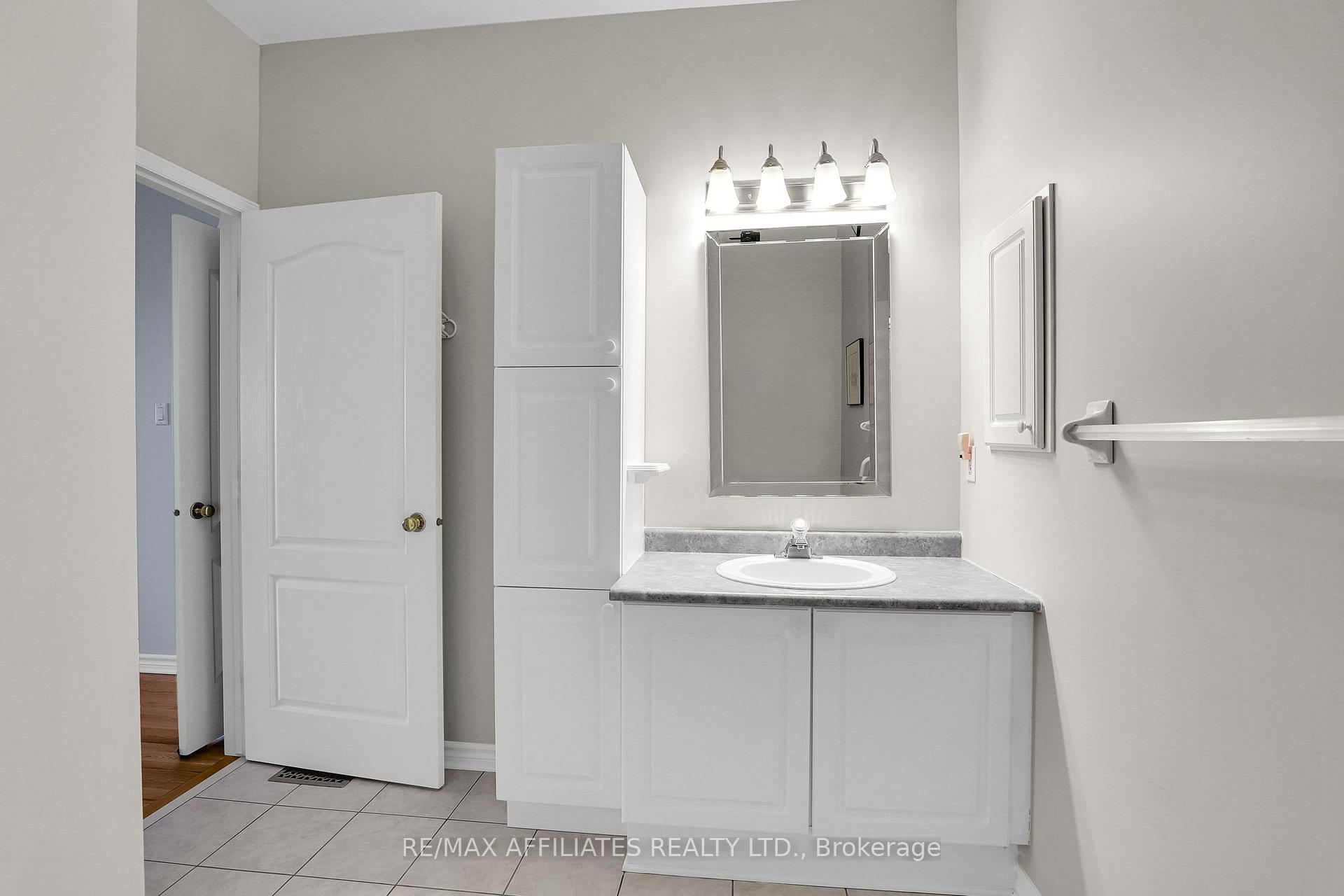 Photo 8 of 11 Eileen Crescent, Ottawa, Stittsville (Central) — HOMEH