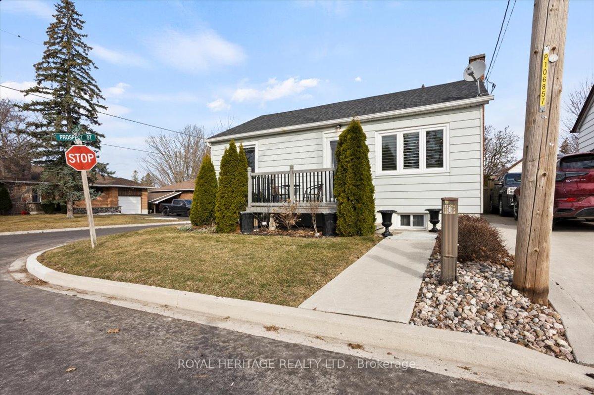 Photo 1 of 12 Veterans Avenue, Clarington, Bowmanville — HOMEH