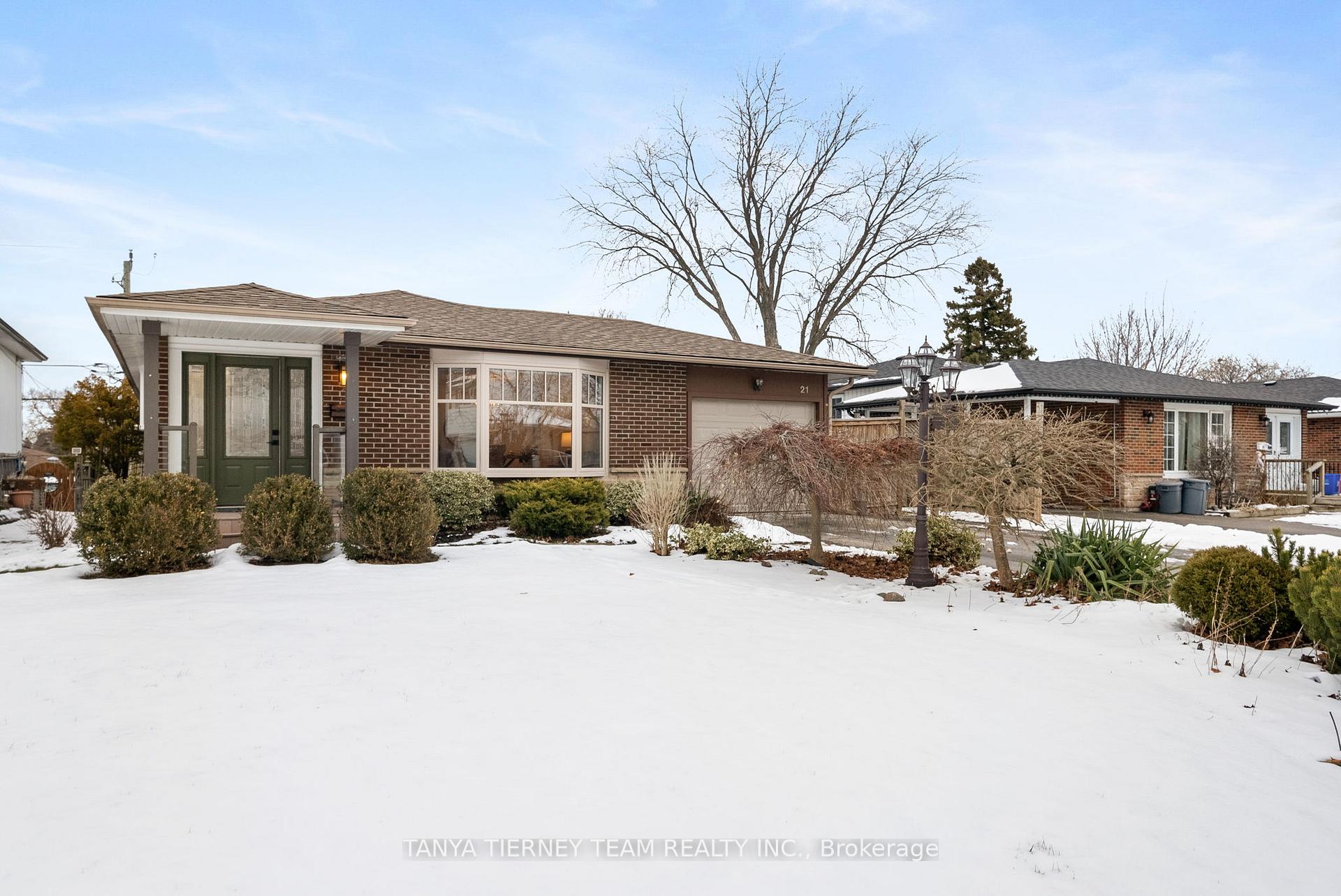 Photo 1 of 21 Archer Drive, Ajax, South East — HOMEH