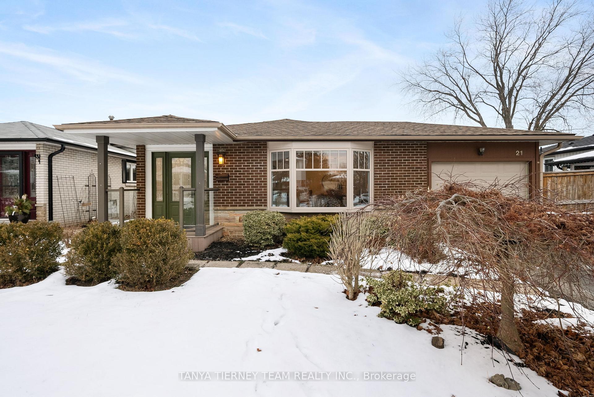 Photo 3 of 21 Archer Drive, Ajax, South East — HOMEH