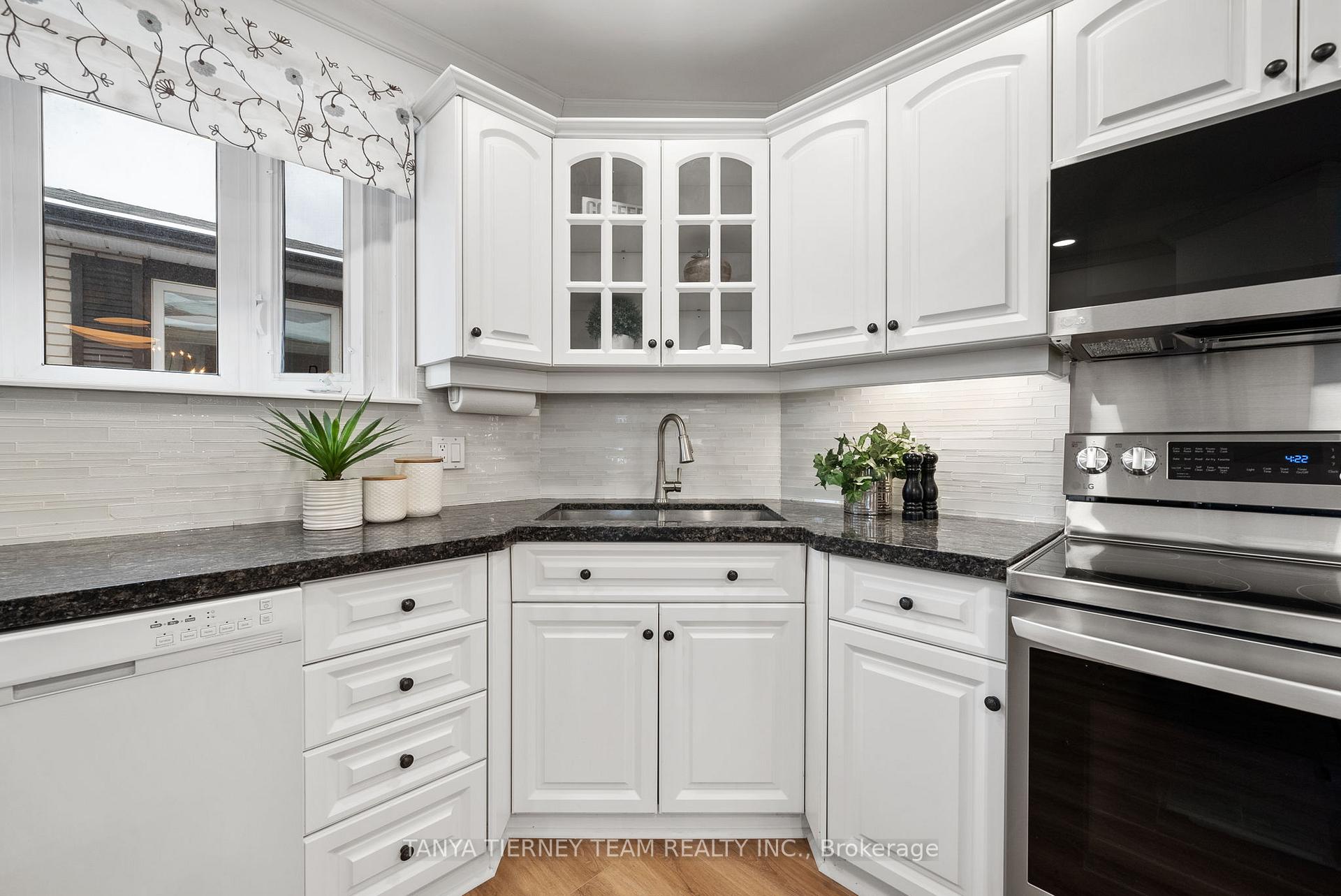 Photo 9 of 21 Archer Drive, Ajax, South East — HOMEH
