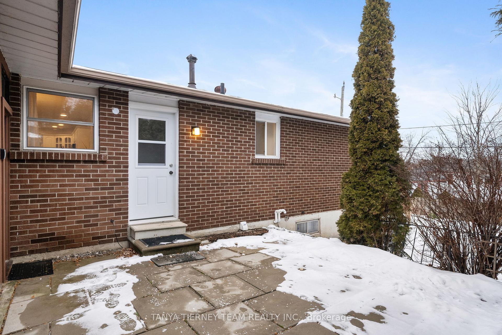 Photo 17 of 21 Archer Drive, Ajax, South East — HOMEH