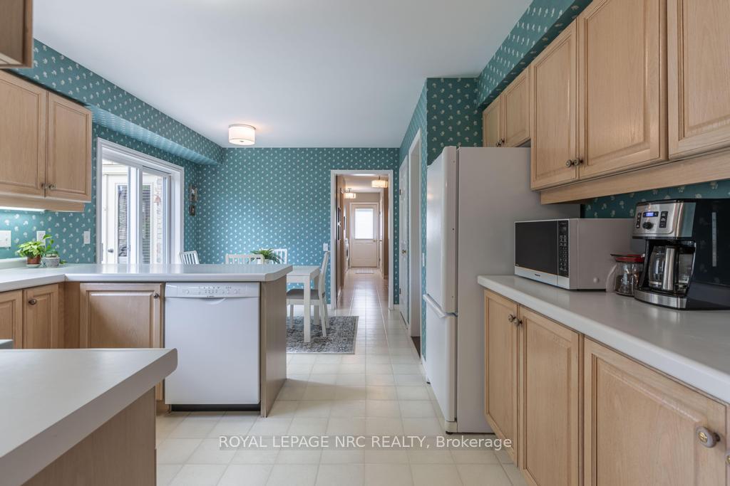 Photo 8 of 6 Breckenridge Boulevard, St. Catharines, Grapeview — HOMEH