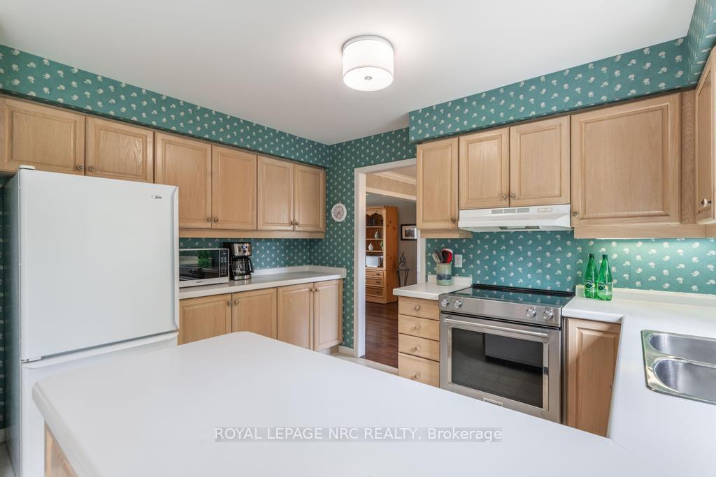 Photo 16 of 6 Breckenridge Boulevard, St. Catharines, Grapeview — HOMEH