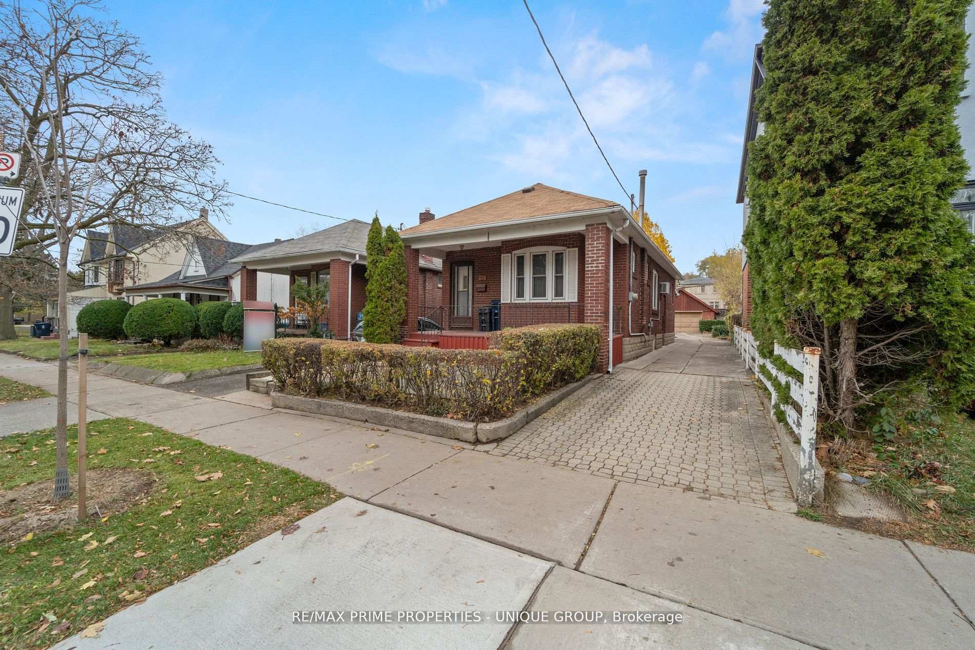 Photo 3 of 174 Gamble Avenue, Toronto, East York — HOMEH