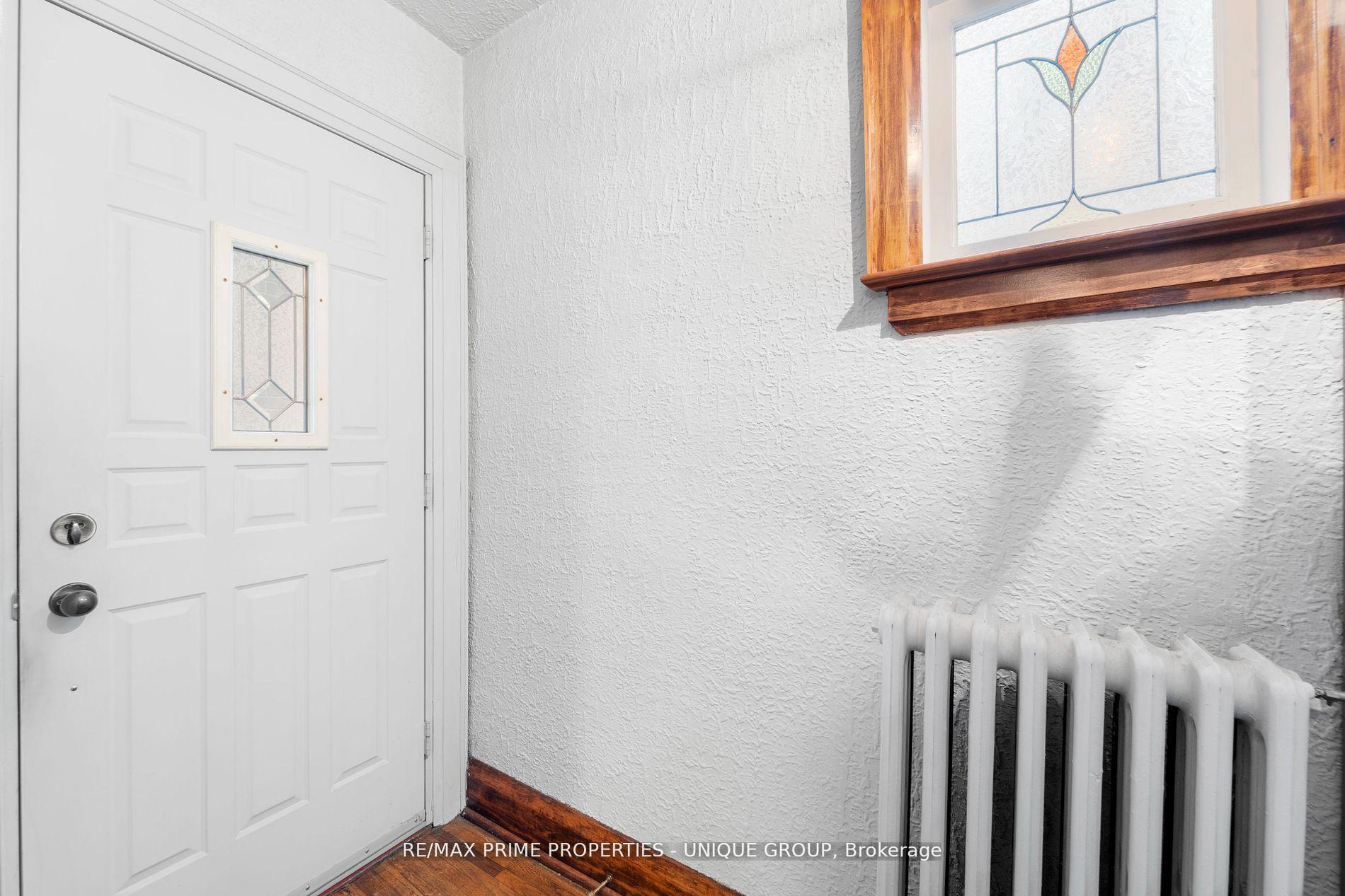 Photo 5 of 174 Gamble Avenue, Toronto, East York — HOMEH