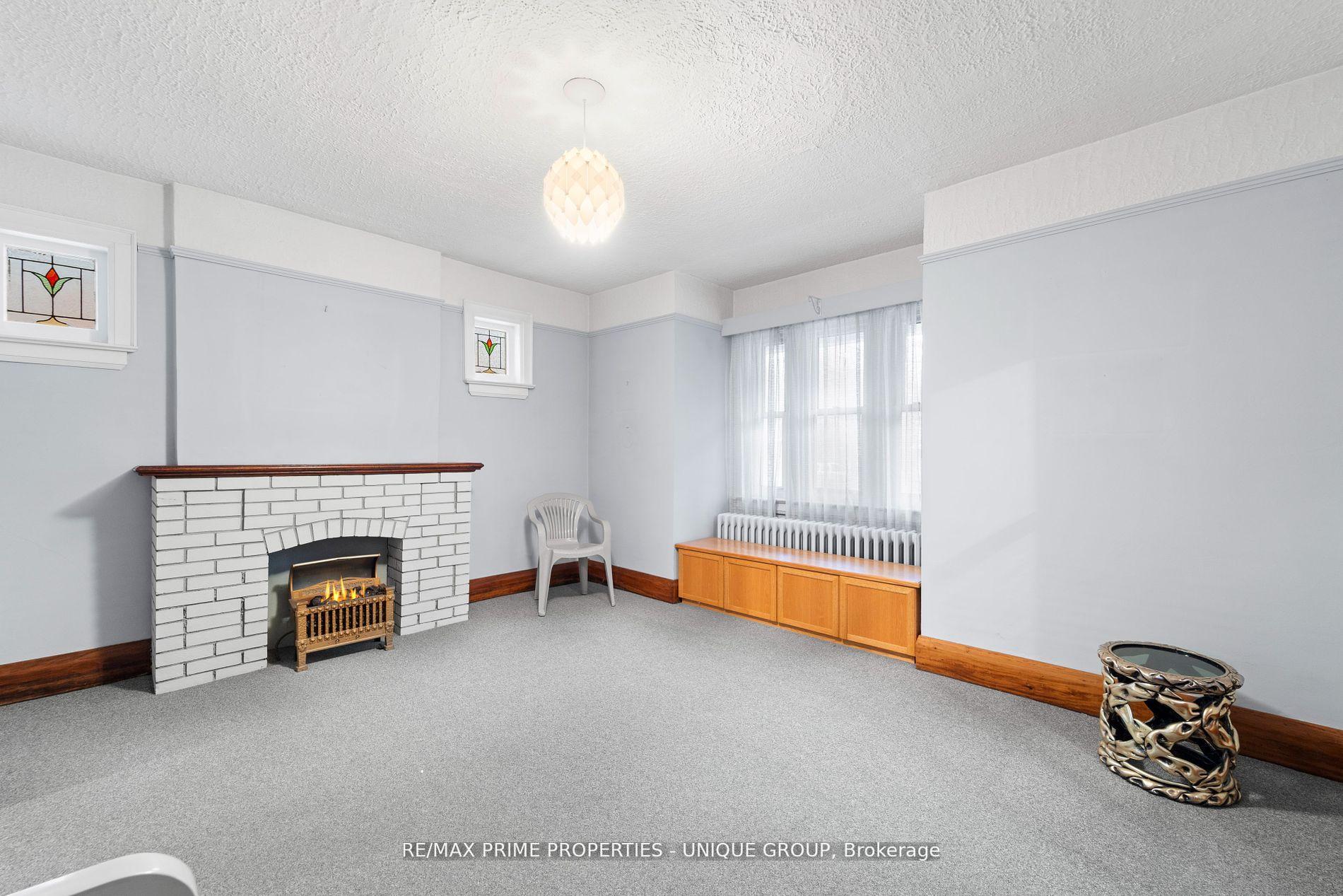 Photo 2 of 174 Gamble Avenue, Toronto, East York — HOMEH