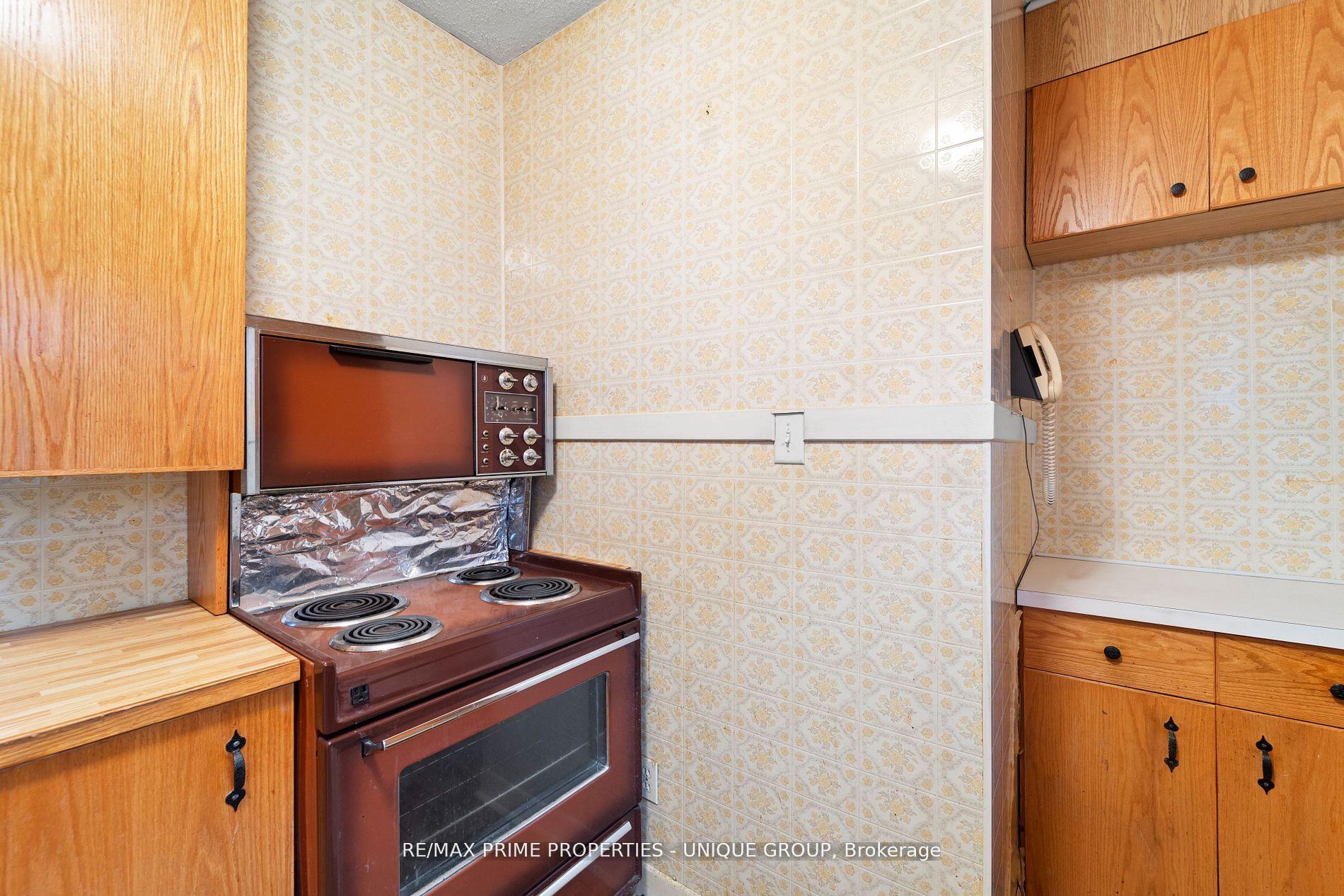 Photo 20 of 174 Gamble Avenue, Toronto, East York — HOMEH